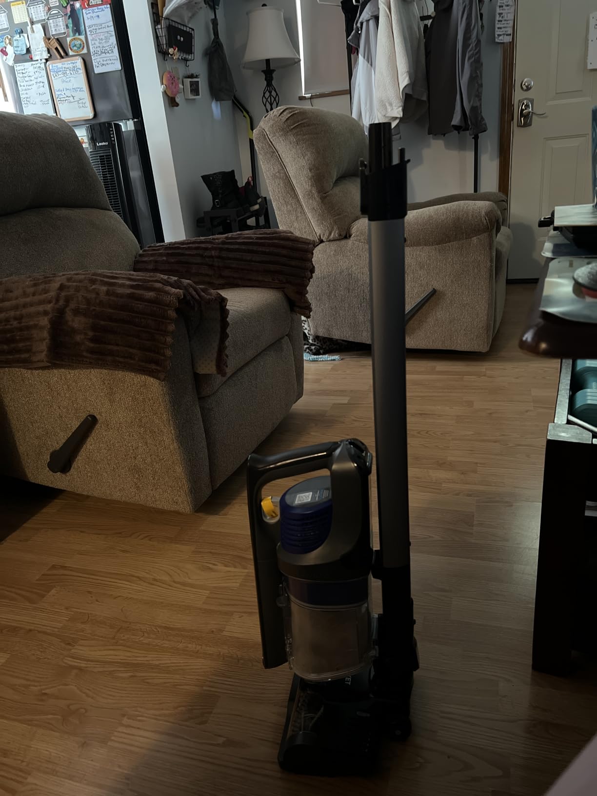 Shark Pet Cordless Stick Vacuum, Ice Blue, IX141AMZ | XL Dust Cup, LED Headlights, Removable Handheld, Crevice Tool, Vacuum for Pet Hair, Carpet & Hard Floors, 40-Min Runtime customer photo 1