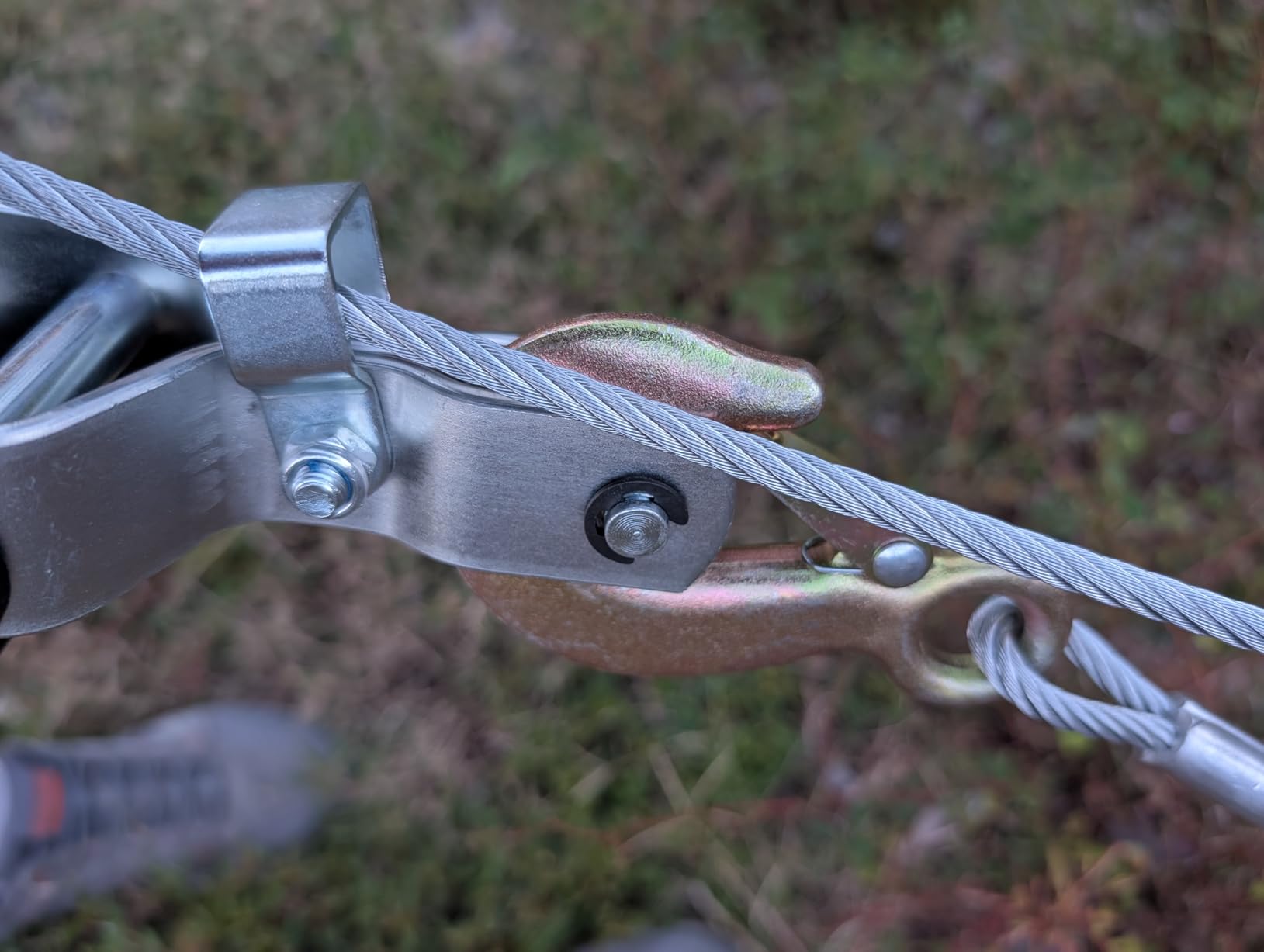 Come Along Winch, 5 Ton Capacity Portable Power Puller with 11.5FT Steel Cable, Heavy Duty Come Along Tool with Dual Gears, 3 Hooks, Hand Winch Tool customer photo 2