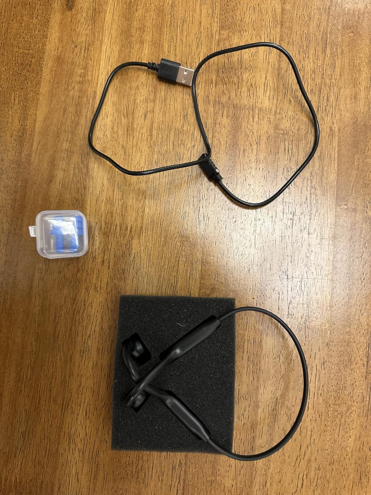 Swimming Headphones Bone Conduction Bluetooth 6.0 IPX8 Waterproof 32G MP3 | Open-ear comfort, clear audio in water, phone-free playlists, secure fit with caps and goggles, stable above-water pairing customer photo 2