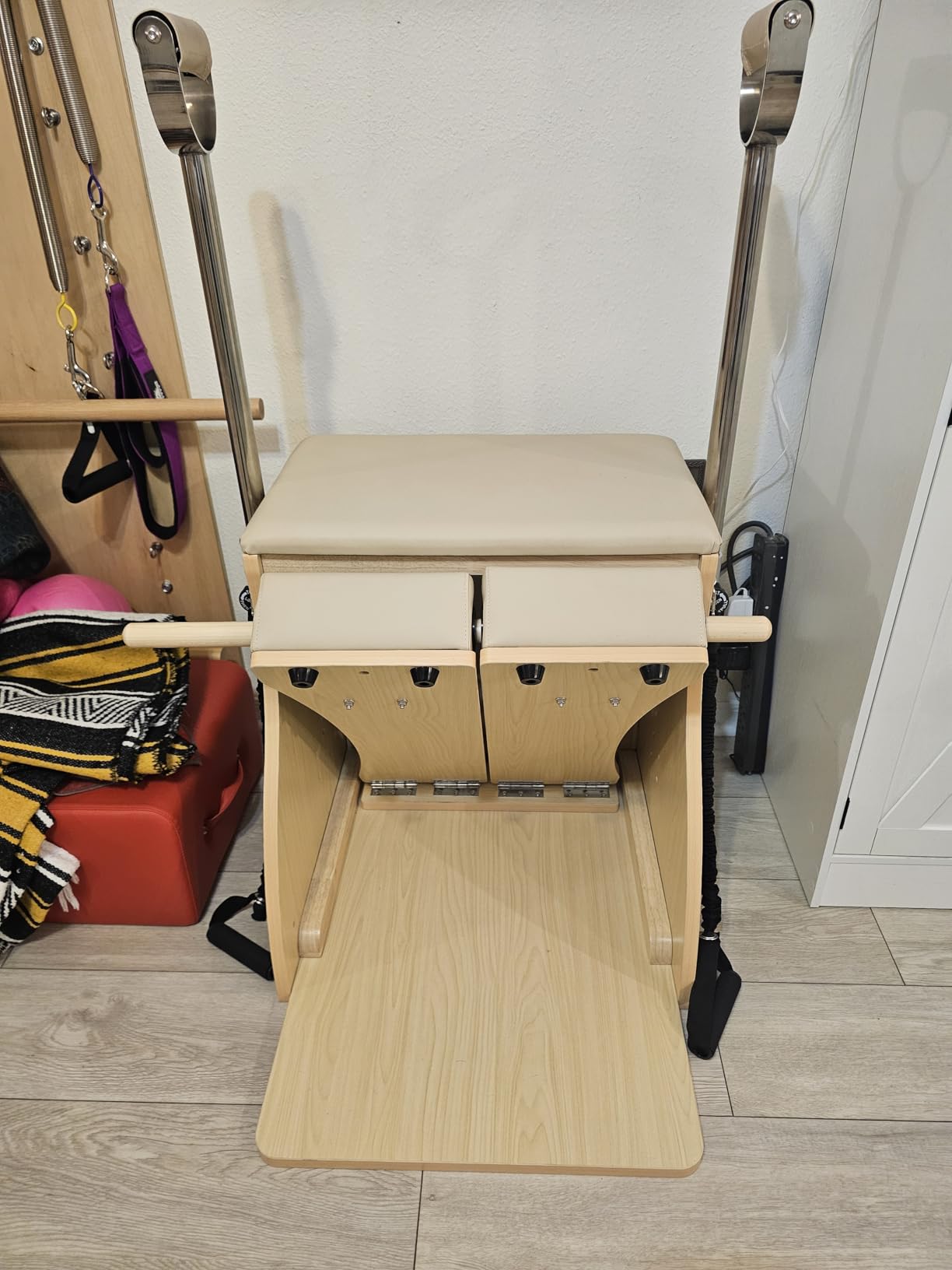 LeisureKing Pilates Combo Chair for Home Workouts, Wunda Chair with 5-Level Handles, Split Pedals, Resistance Bands, for Studio, Gym, Pilates Workout, Rehabilitation Exercises, Easy Assembly customer photo 2
