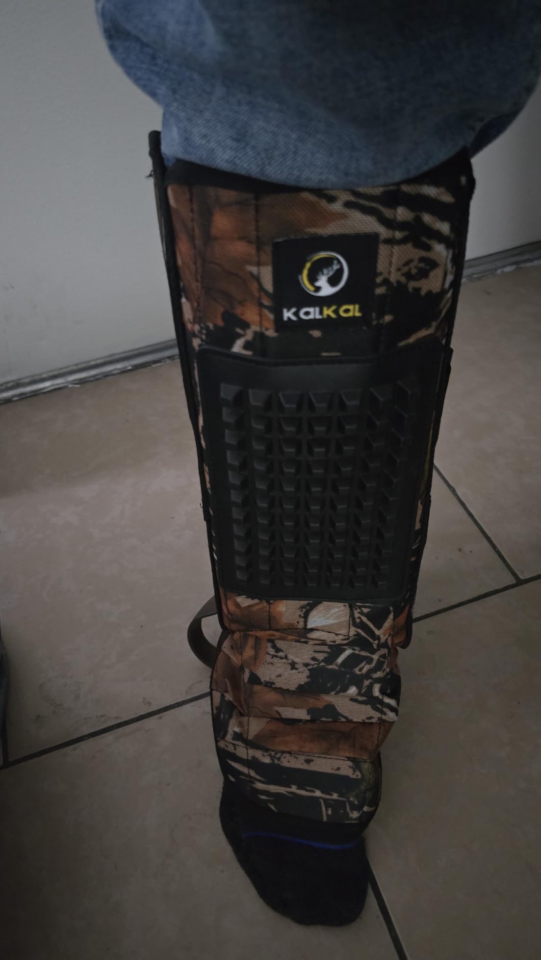 Kalkal Snake Gaiters, 1200D Waterproof Snake Chaps Snake Gaiters for Men Women, Adjustable Snake Bite Protection Snake Guards for Legs Men, Snake Proof Gaiters for Hiking Hunting customer photo 1