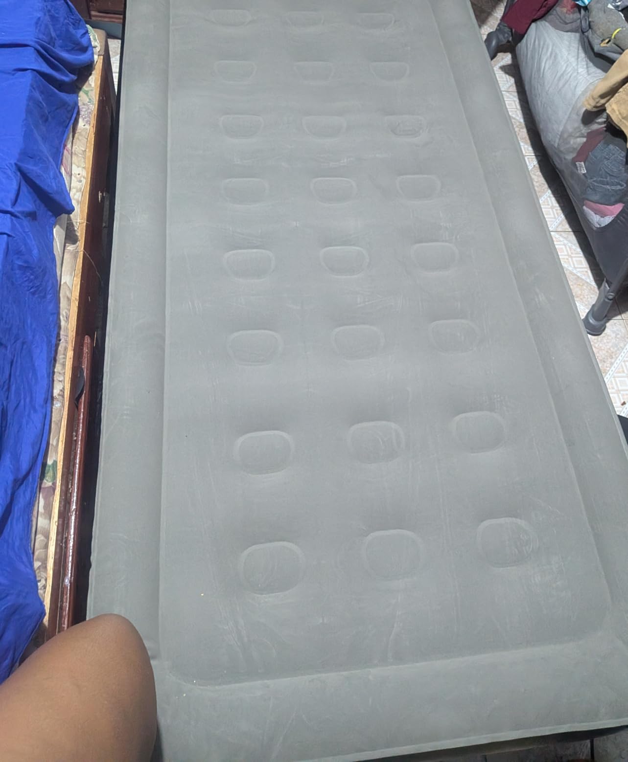 Sebor Air Mattress Queen with Built-in Pump 18