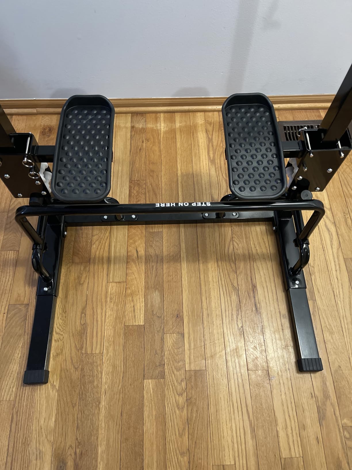 Assisted Pull Up Machine, Adjustable Pull Up Trainer with Foot Assistance Platform, Pull Up Bar Station for Beginners Adults, Home Gym Equipment for Back, Arm & Upper Body Workout, 330LBS Capacity customer photo 1