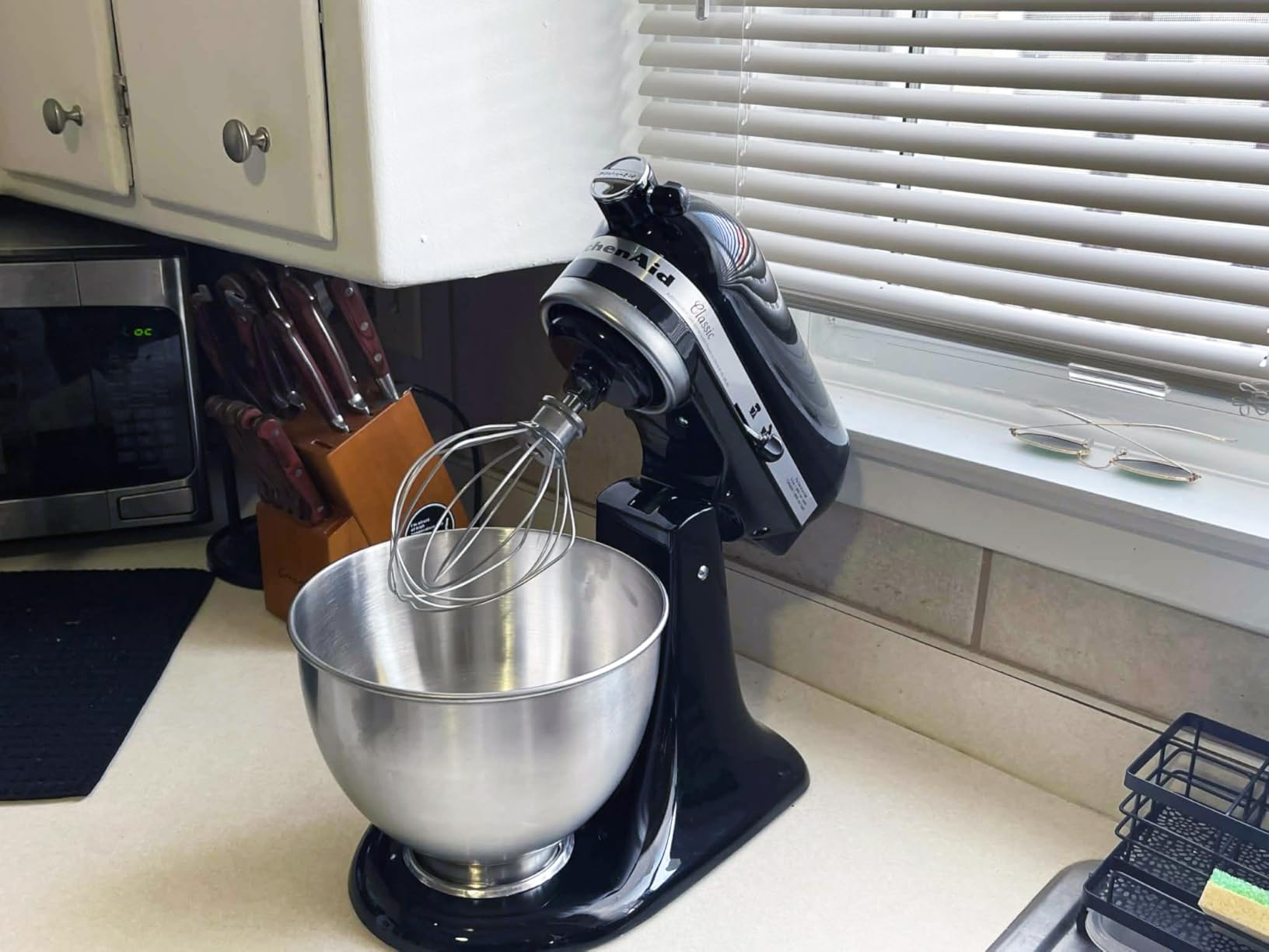 KitchenAid Classic Series 4.5 Quart Tilt-Head Stand Mixer K45SS, White customer photo 2
