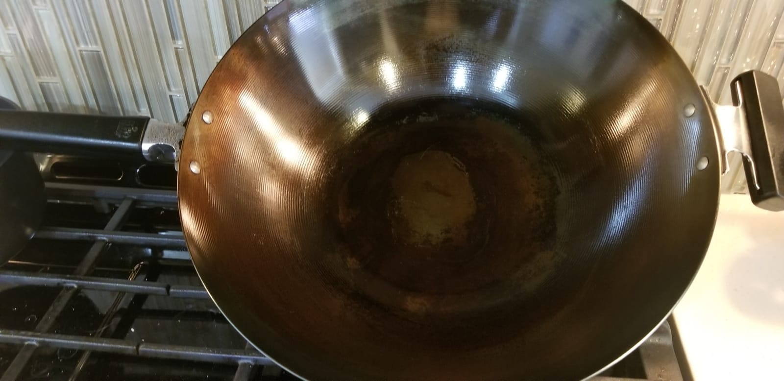 JOYCE CHEN Professional Series 14-Inch Carbon Steel Wok with Phenolic Handles customer photo 2