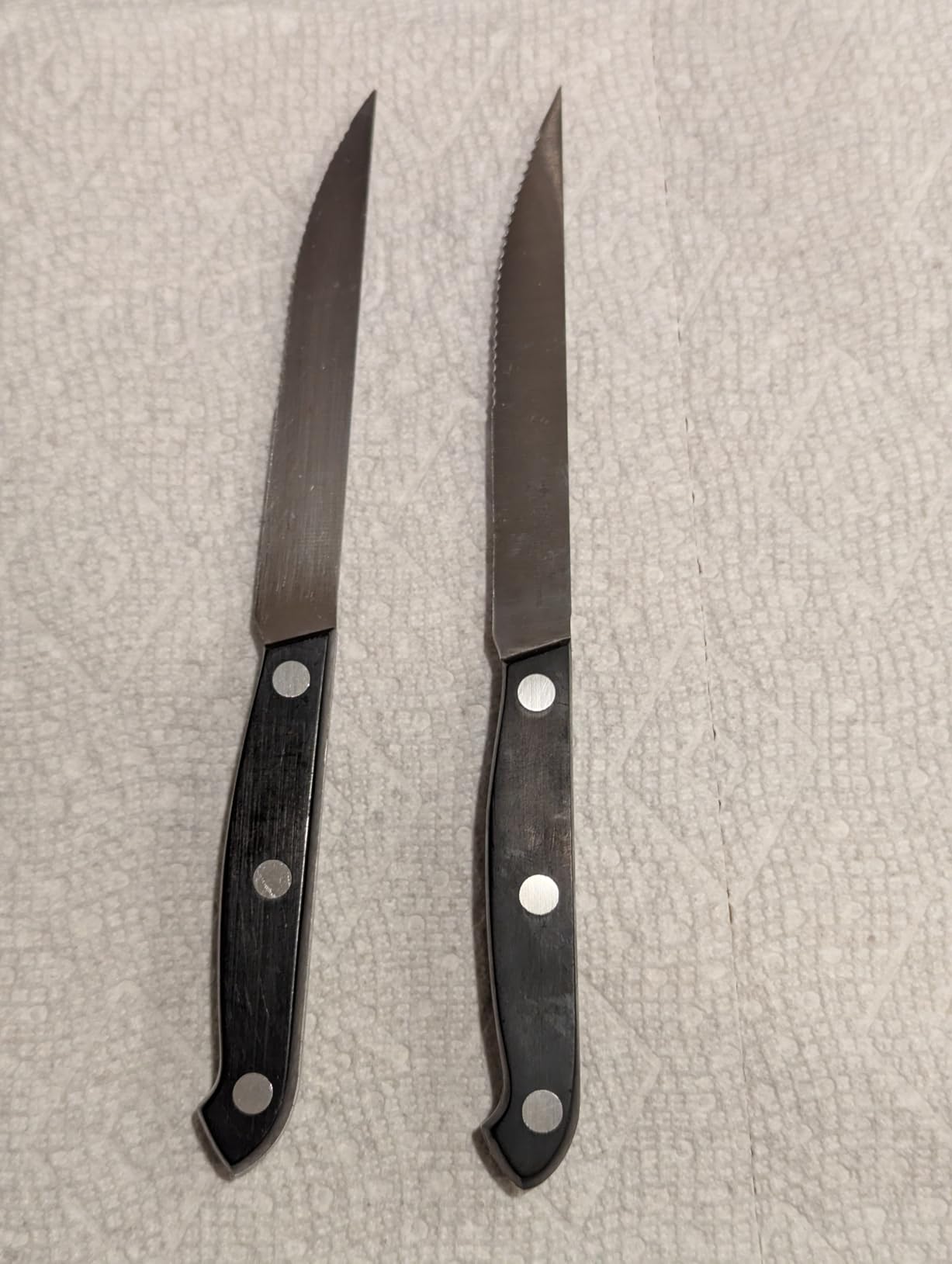 HENCKELS Steak Knives Set of 8, Razor-Sharp German Engineered, Silver customer photo 1