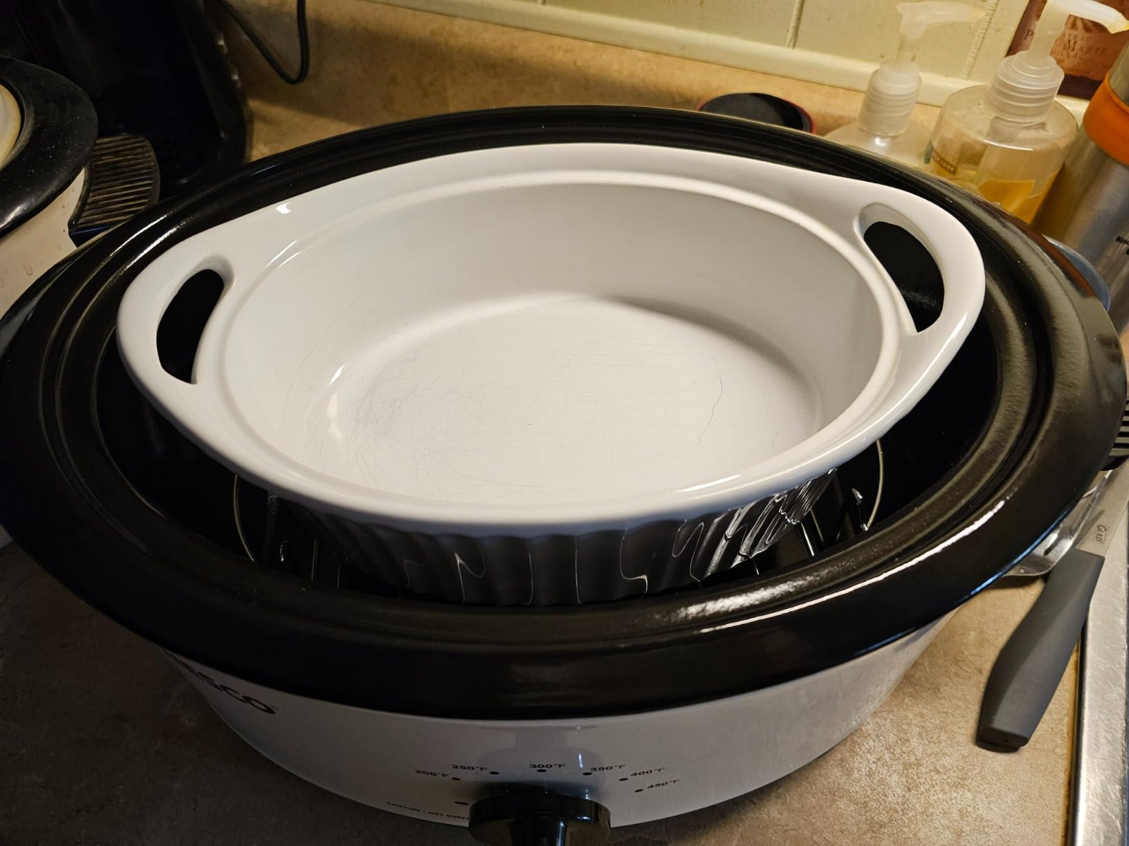 NESCO 4816‑14 Electric Roaster Oven for Everyday Home Cooking, White 6‑Quart Countertop Roaster with Porcelain Coated Steel Cookwell customer photo 1