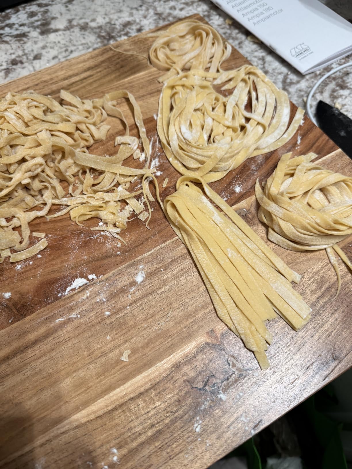 MARCATO Atlas 150 Classic Manual Pasta Maker Machine, Made in Italy, Chrome Steel with Black Hand Crank. Makes Lasagna, Fettuccine & Tagliolini. Made in Italy customer photo 1
