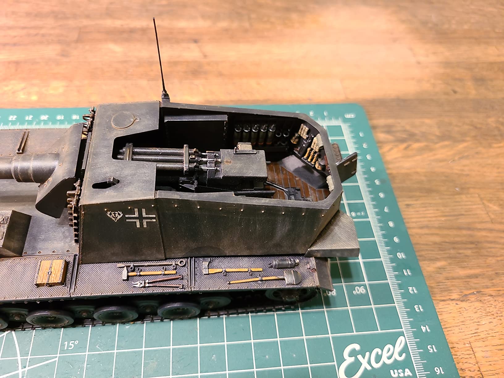 Trumpeter 1/35 German 12.8cm Tank Destroyer L/61 Sturer Emil (TSM-350) customer photo 1