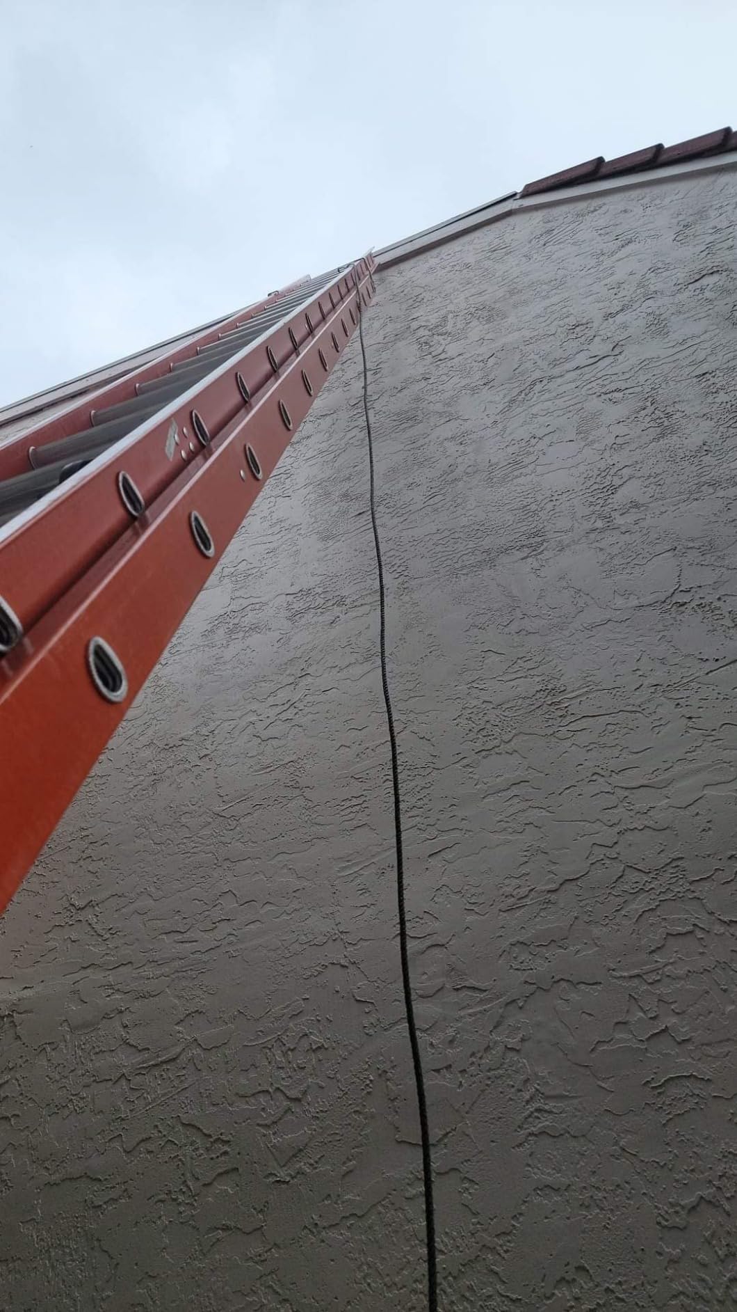 Louisville 16 ft Fiberglass Extension Ladder, FE3216, Type IA, 300 lbs customer photo 2