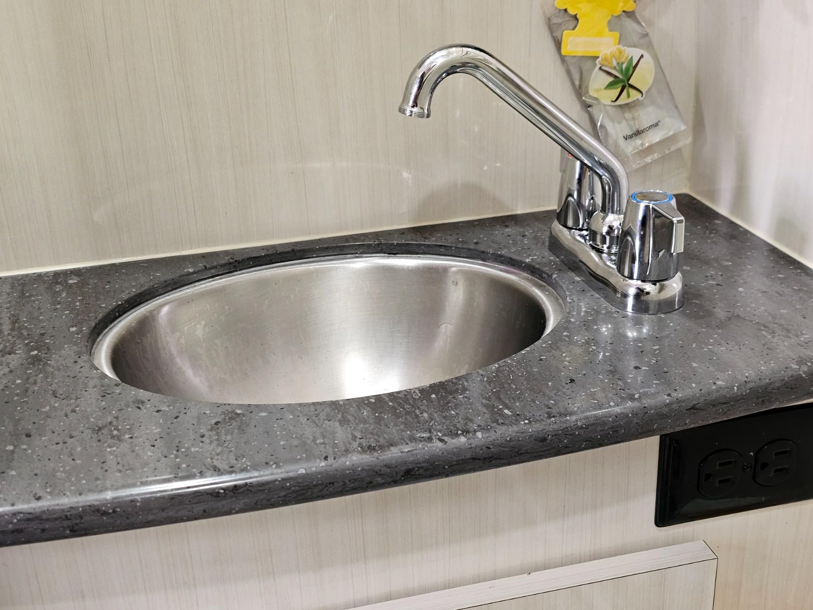 Moen Chrome Chateau Two-Handle 4-Inch Centerset Utility or Laundry Sink Faucet with Threaded Spout, 74998 customer photo 2