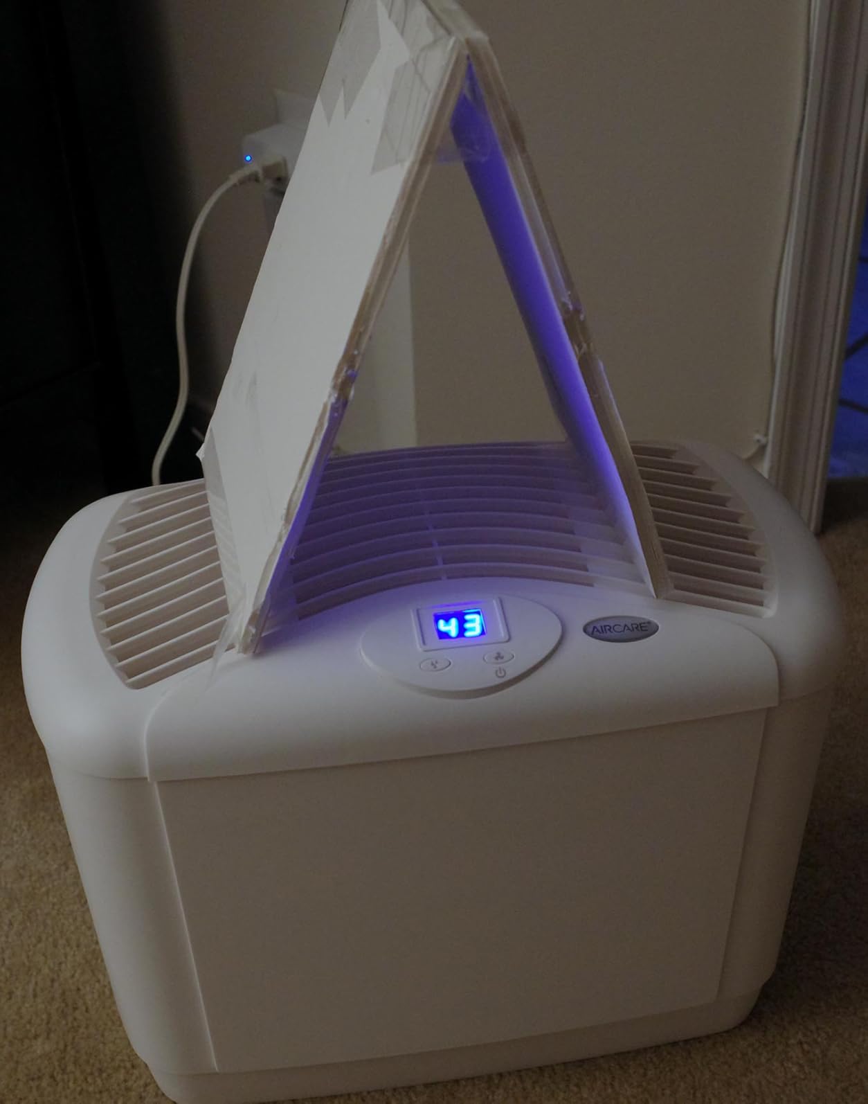 AIRCARE D-Series Small Home/Large Room Humidifier (1,250 sq ft, White) customer photo 1