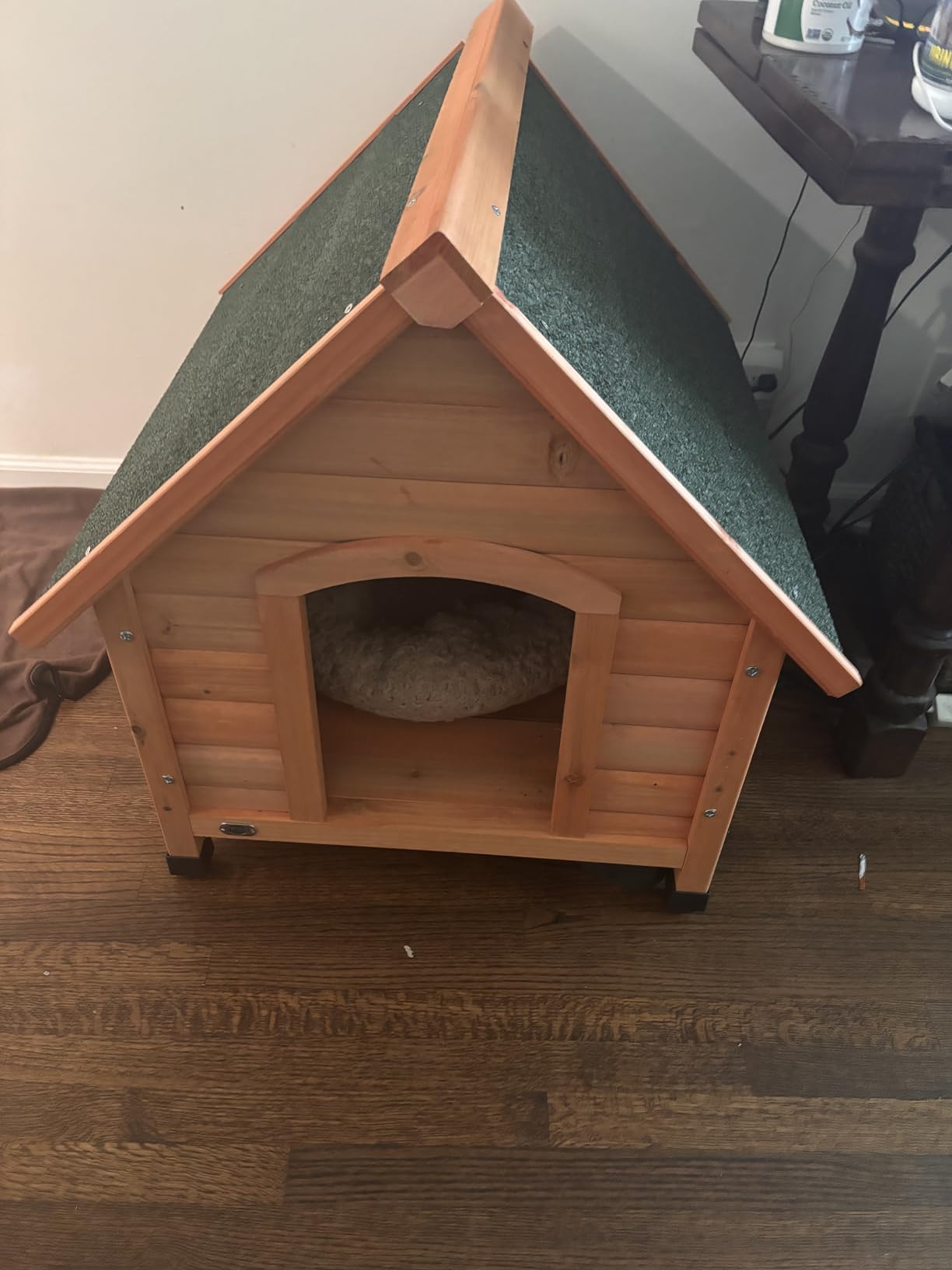 TRIXIE natura Cottage Dog House – Small Outdoor Weatherproof Wooden Shelter with Adjustable Legs for Small Dogs – 30 x 28 x 30.5 in customer photo 2