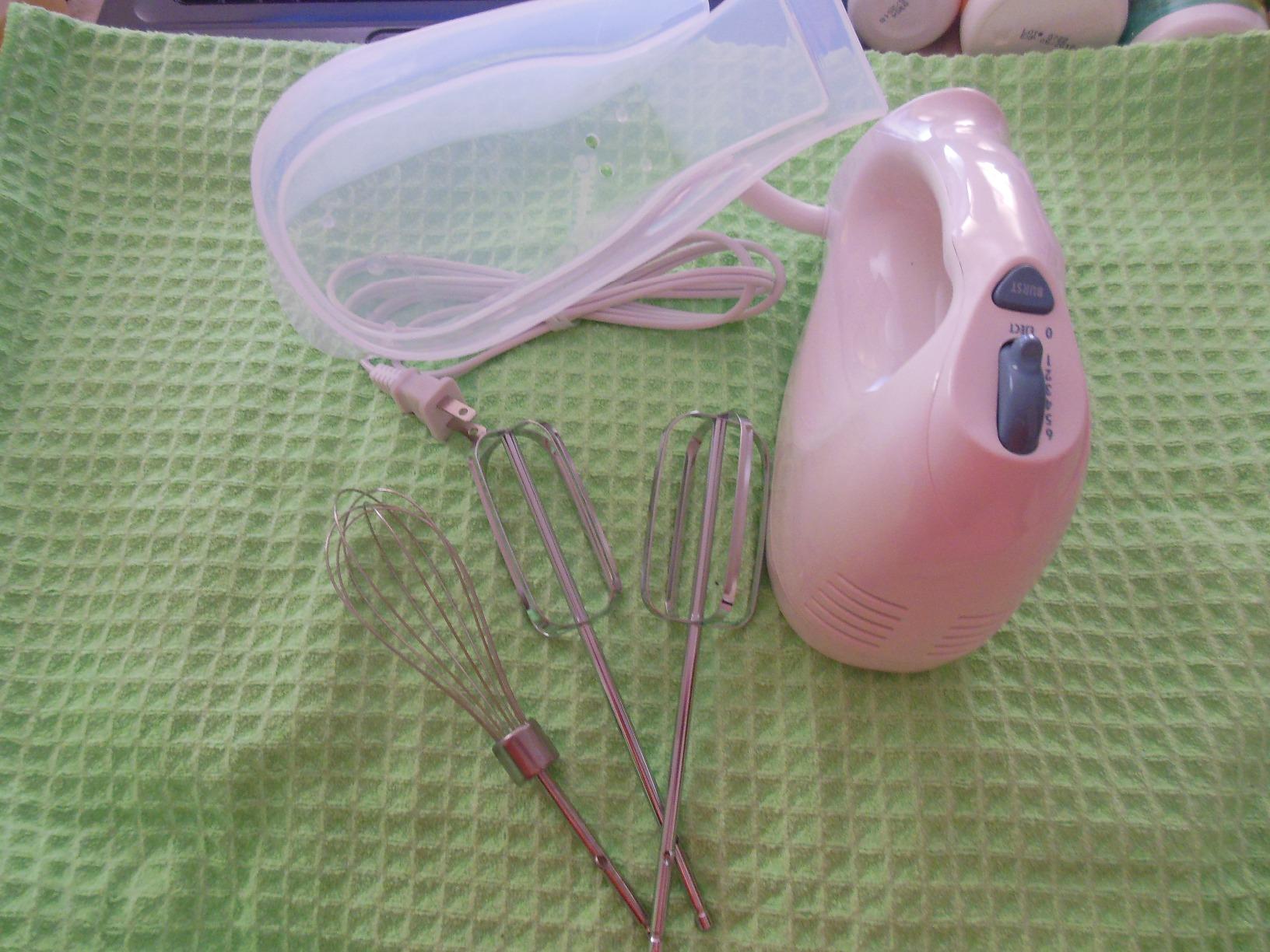Hamilton Beach 6-Speed Electric Hand Mixer With QuickBurst and Bowl Rest customer photo 2