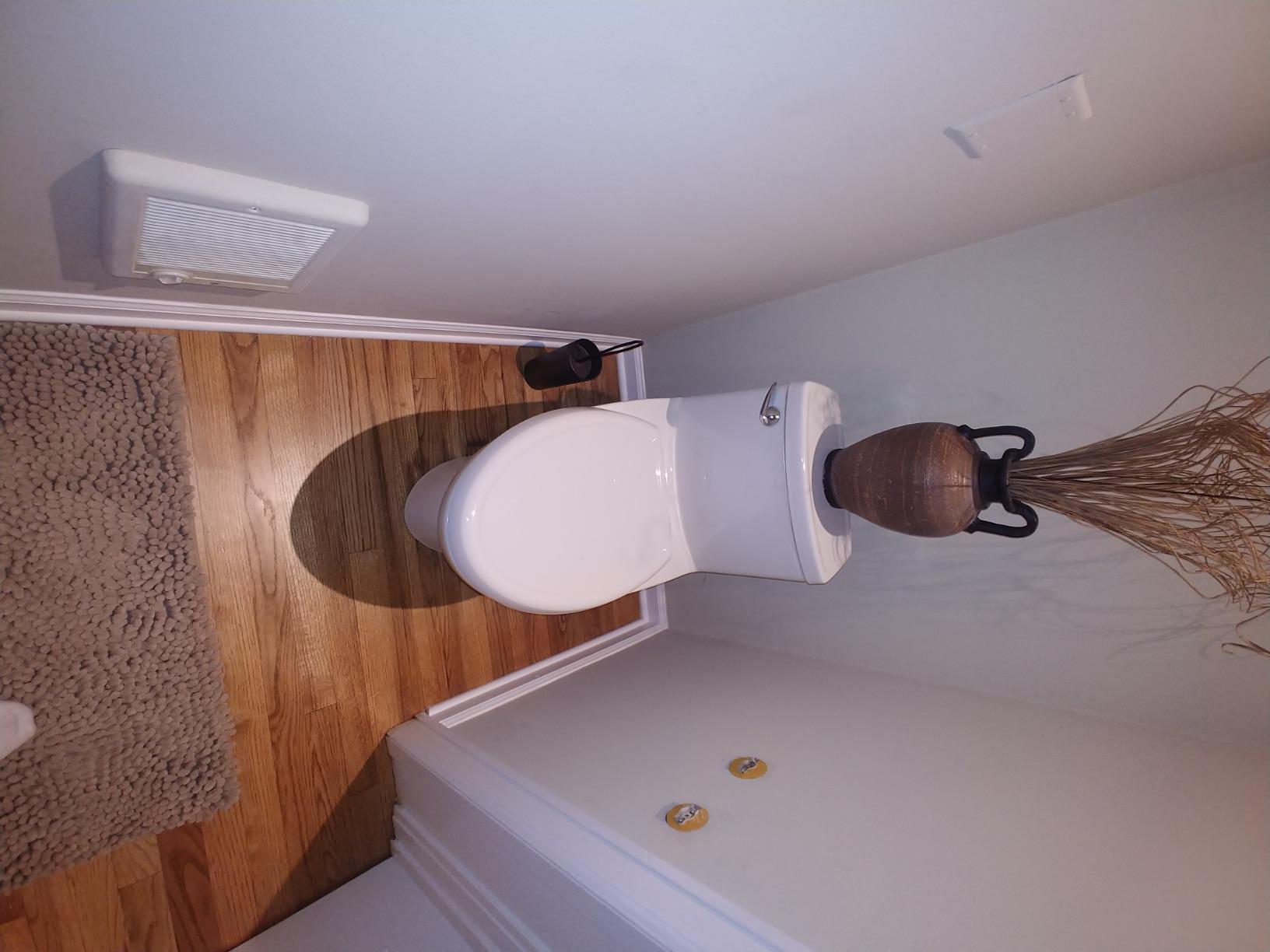 American Standard 2403128.021 Compact Cadet 3, One-Piece Toilet with Slow Close Toilet Seat, Elongated Front customer photo 1