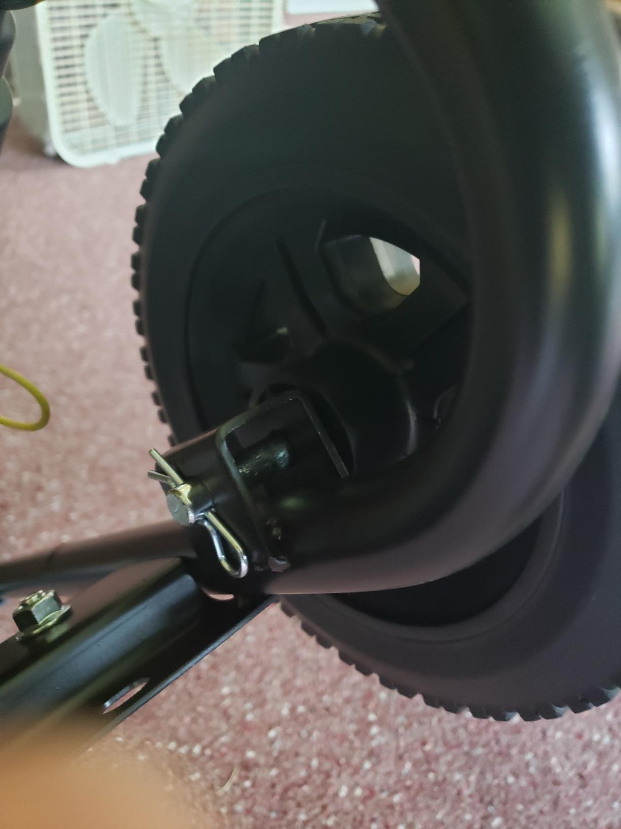 Champion Power Equipment 40065 Wheel Kit with Folding Handle and Never Flat Tires, for 2800-4750-Watt Generators, Black customer photo 2