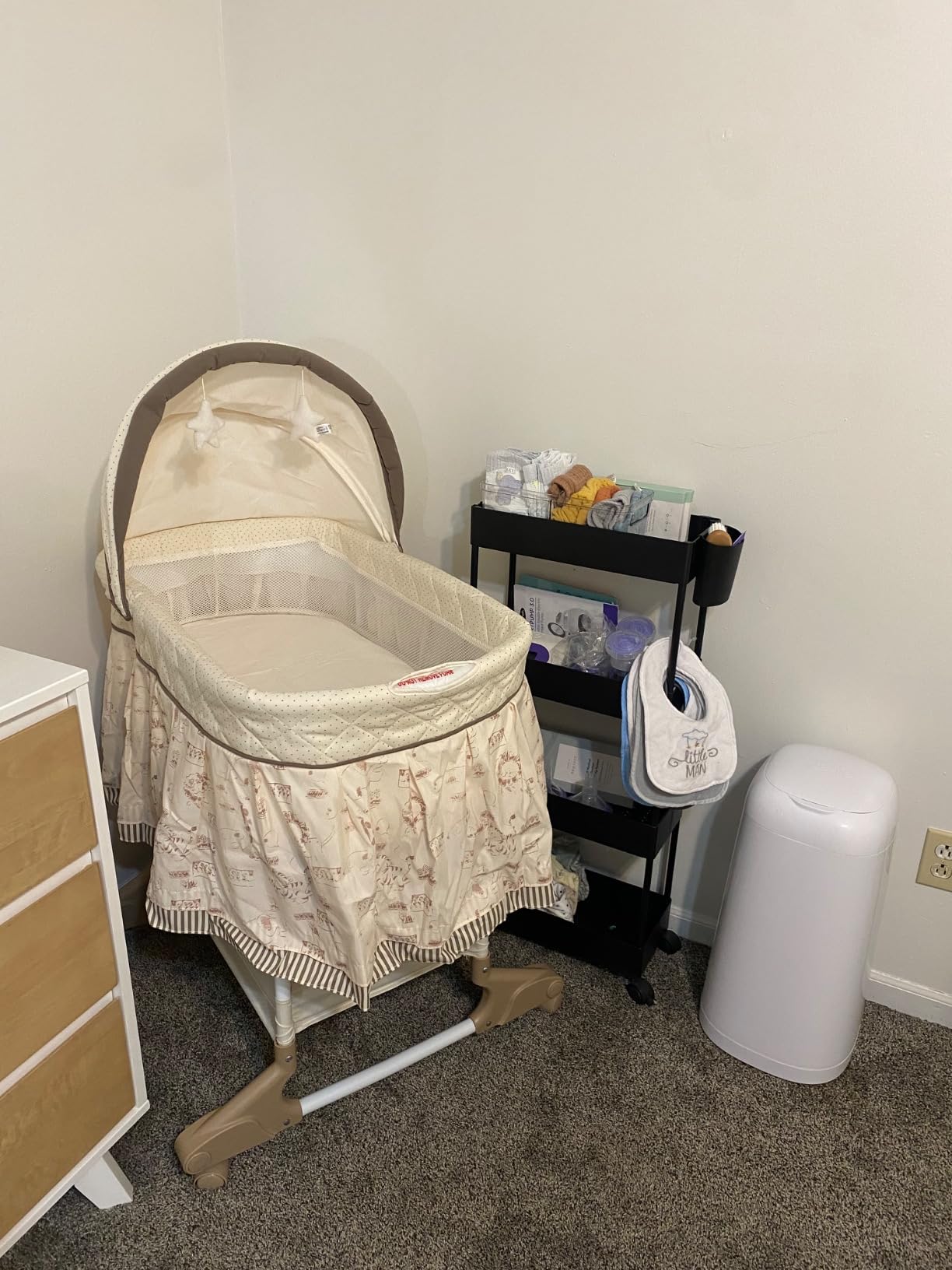 Delta Children Portable Rocking Bassinet for Newborns Bedside Sleeper Crib with Gentle Vibrations, Nightlight, Soothing Music, Adjustable Canopy, Plush Toys, Storage Basket, Baby Essentials customer photo 2