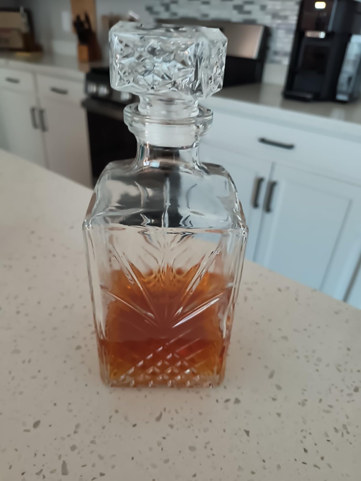 Bormioli Rocco Selecta Collection Whiskey Decanter – Sophisticated 33.75oz Diamond Decanter With Starburst Detailing – For Whiskey, Bourbon, Scotch & Liquor customer photo 1