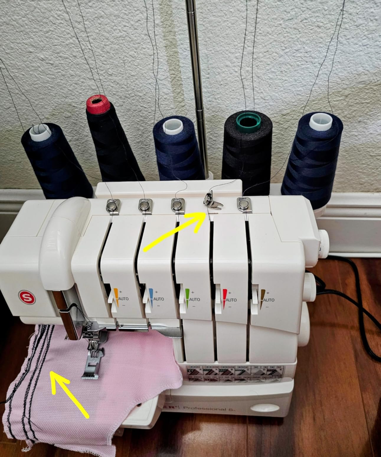 SINGER® Professional 14T968DC Heavy-Duty Serger Overlock with Accessory Kit customer photo 1