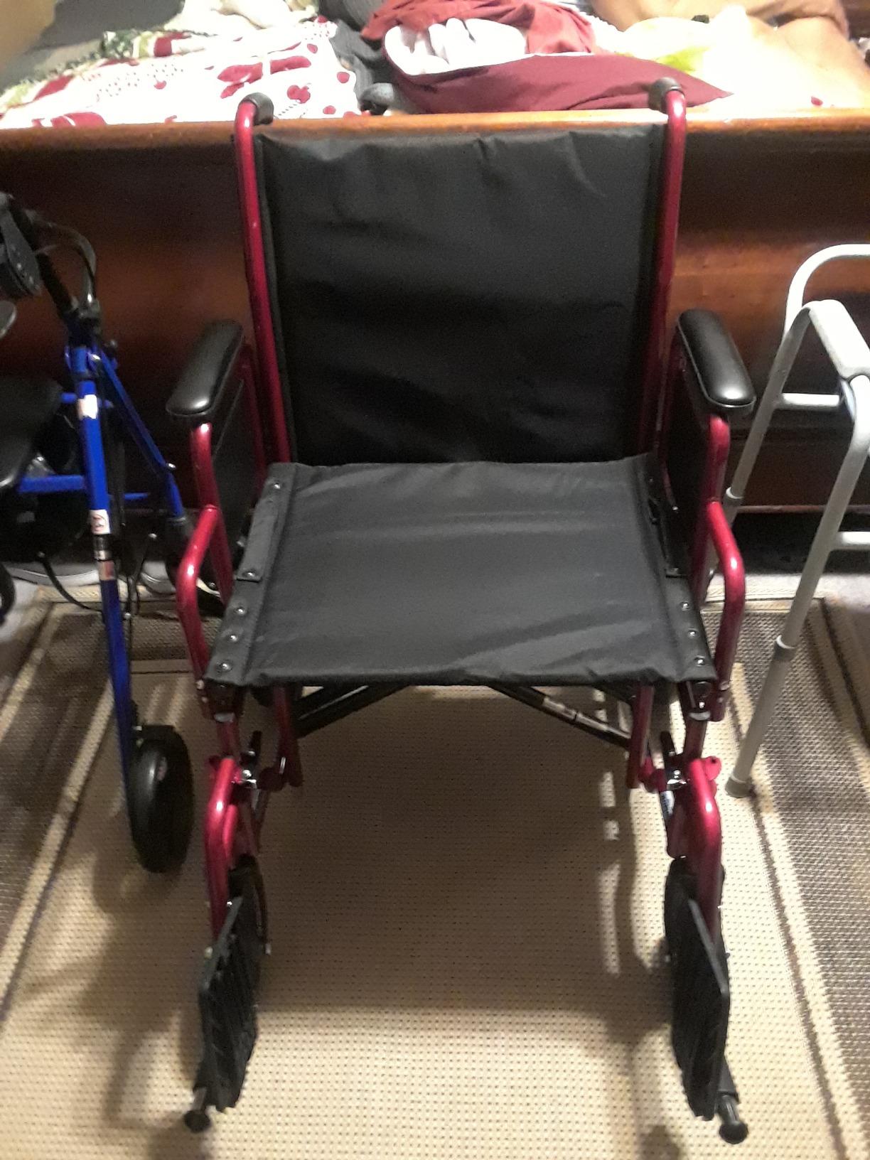 Drive Medical BTR22-R Bariatric Heavy-Duty Transport Wheelchair, Red customer photo 1