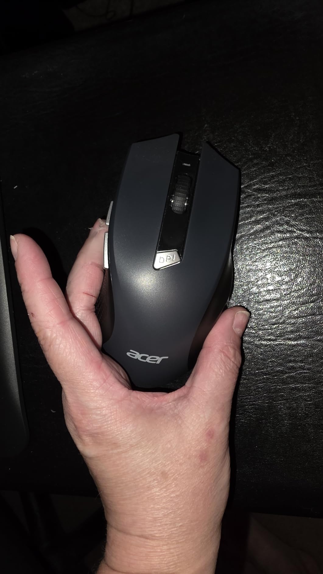 Logitech K270 Full Size Wireless Keyboard for Windows - Black customer photo 1