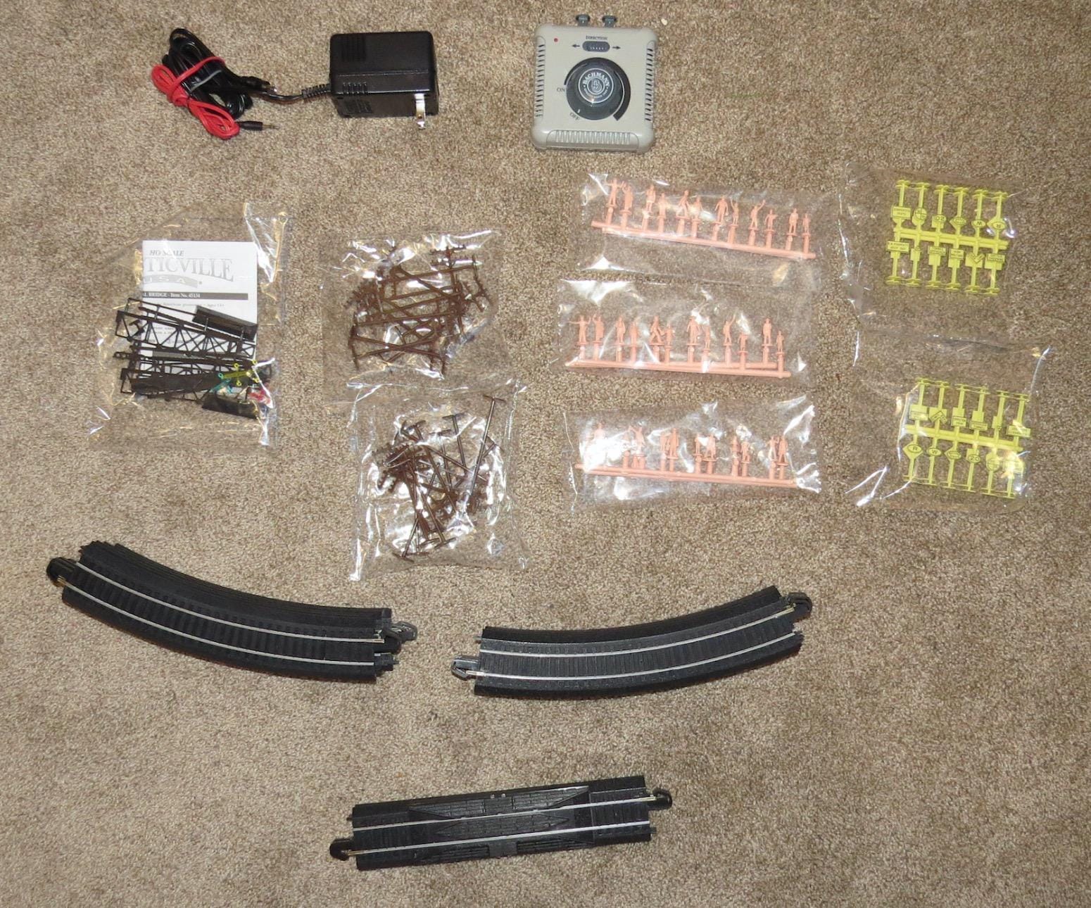 Bachmann Trains Rail Chief Ready to Run Electric Train Set, HO Scale | Complete 130 Piece Set; Locomotive, Rolling Stock, Track, Power Pack and Speed Controller, Build Your Model Railroad, #706 customer photo 2
