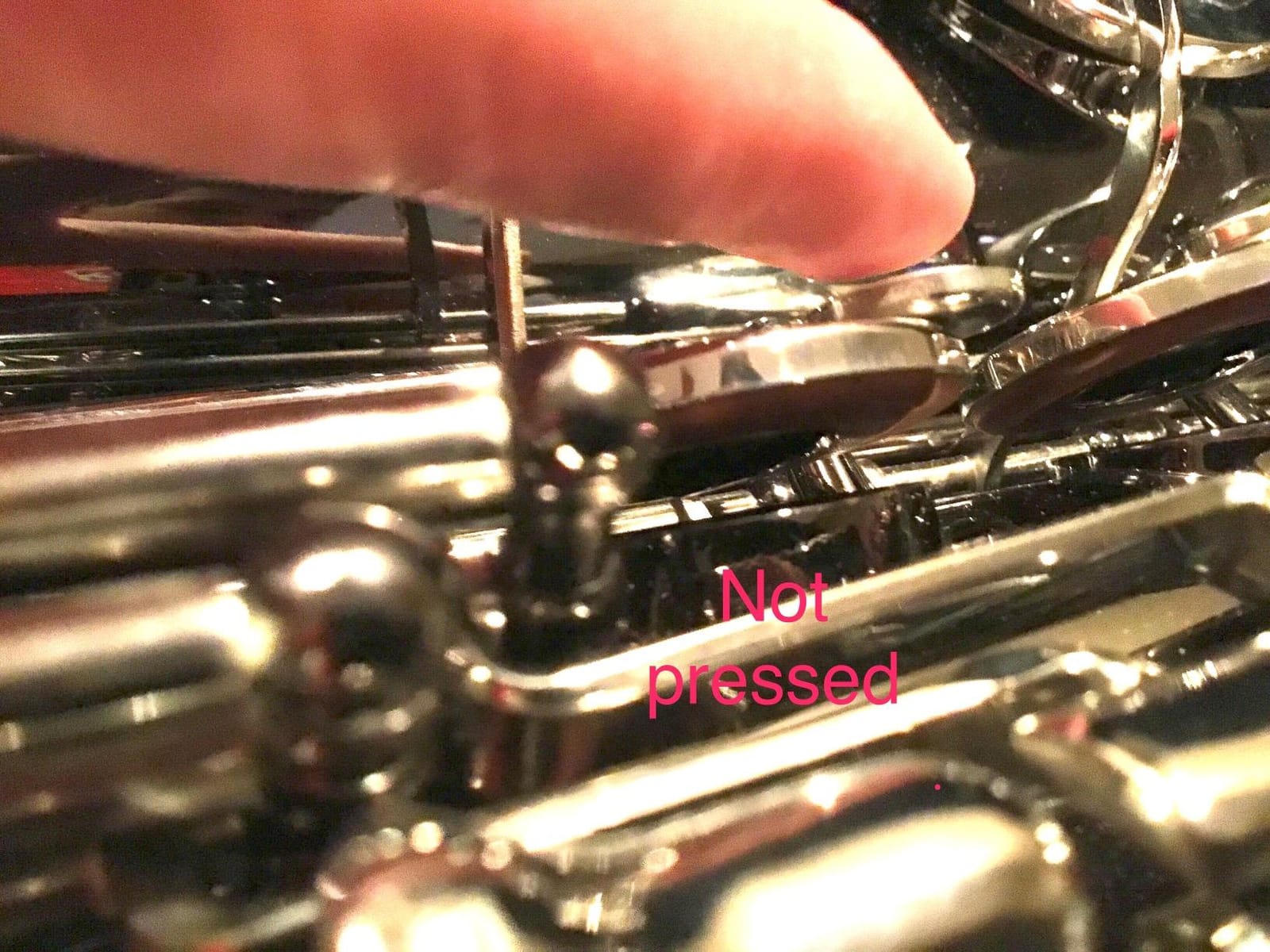 Mendini By Cecilio Tenor Saxophone for Beginner Musicians - Silver Nickel | B Flat Saxophone with Hard Case, Tuner, Mouthpiece, 10 Reeds, Polishing Cloth, Cleaning Rod, Gloves, Strap customer photo 2