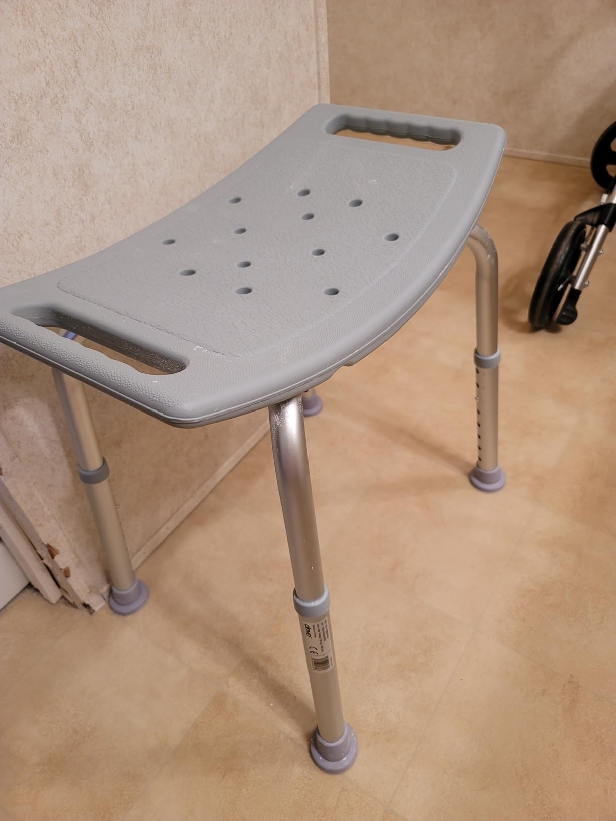 Drive Medical Adjustable Shower and Bath Chair with Suction Feet, Non-Slip customer photo 1