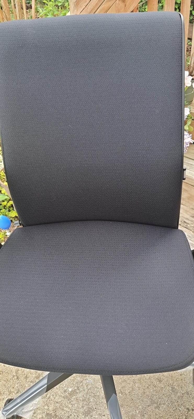 Steelcase Think Chair, Sophisticated Multi-User, Black customer photo 2