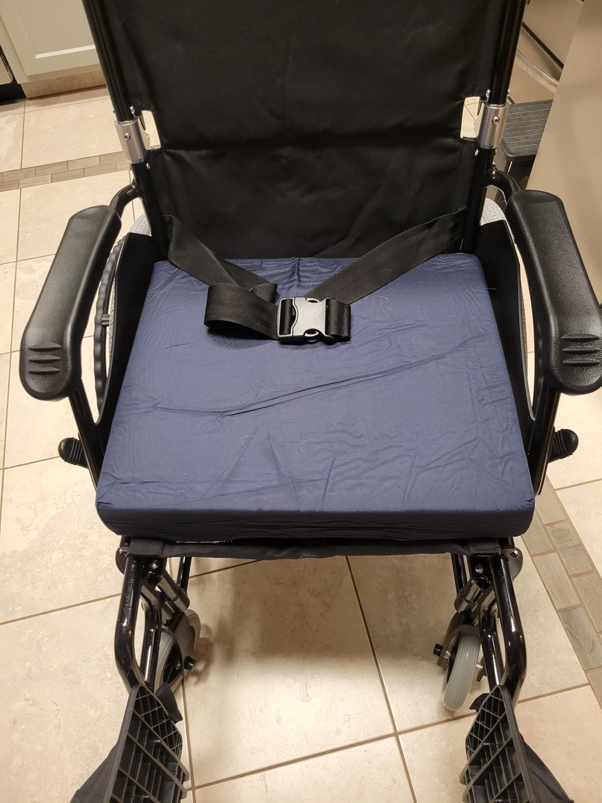 Karman 24 pounds LT-980 Ultra Lightweight Wheelchair, Black customer photo 1
