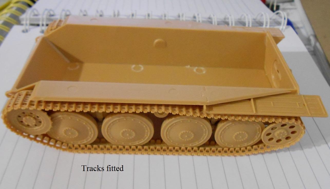 Academy Jagdpanzer 38(t) Hetzer Late Version Military Land Vehicle Model Building Kit customer photo 2