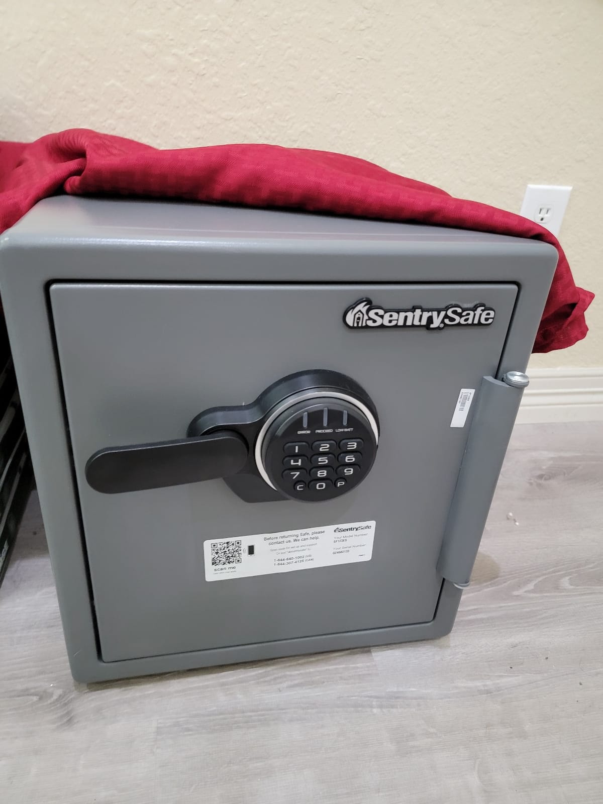 SentrySafe Black Fireproof Safe with Digital Push Button Keypad, Home Safe For Money, Documents, and other Valuables, 1.23 Cubic Feet, SF123ES customer photo 2