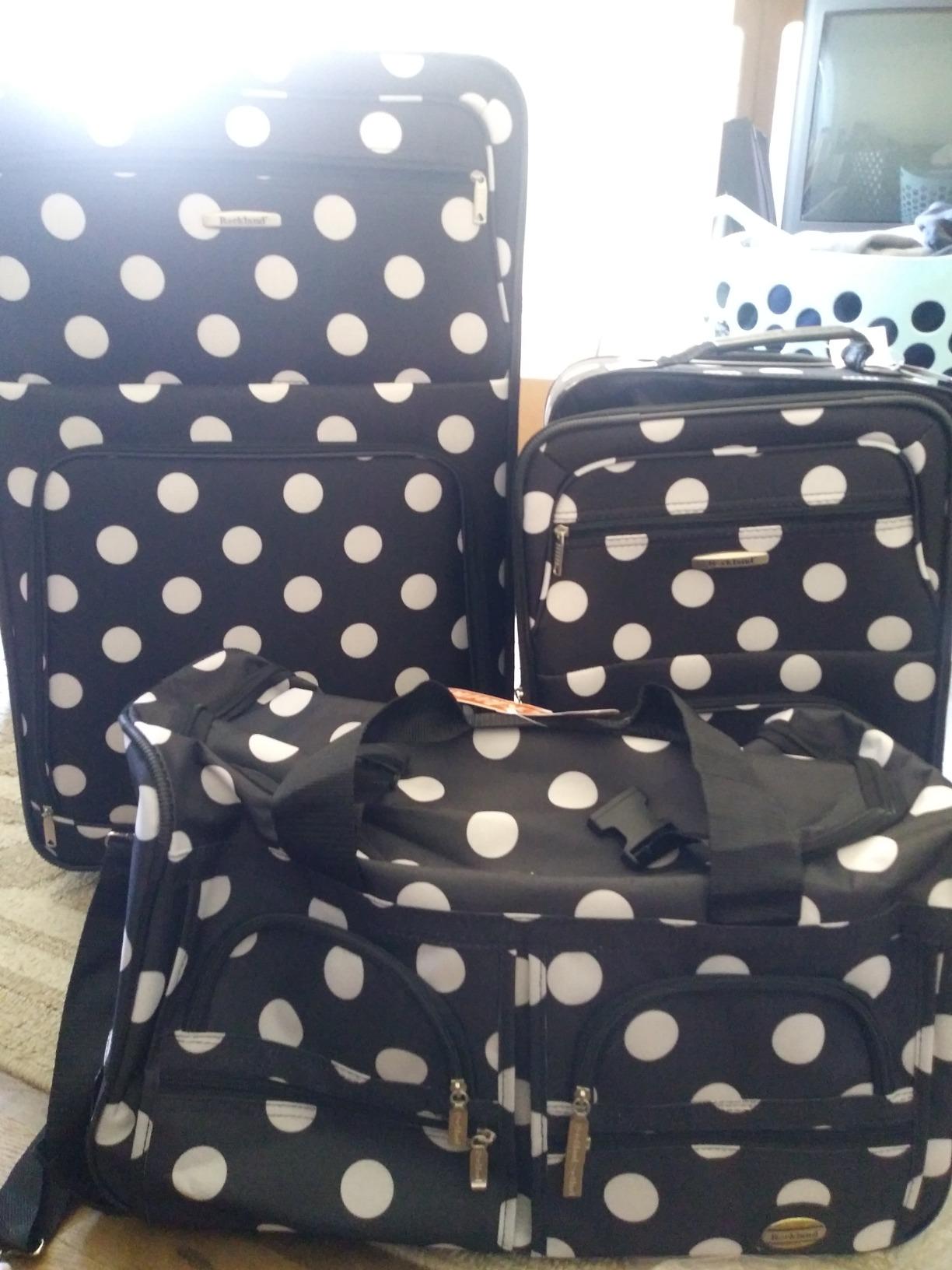 Rockland Vara Softside 3-Piece Upright Luggage Set,Expandable, Black, (20/22/28) customer photo 1