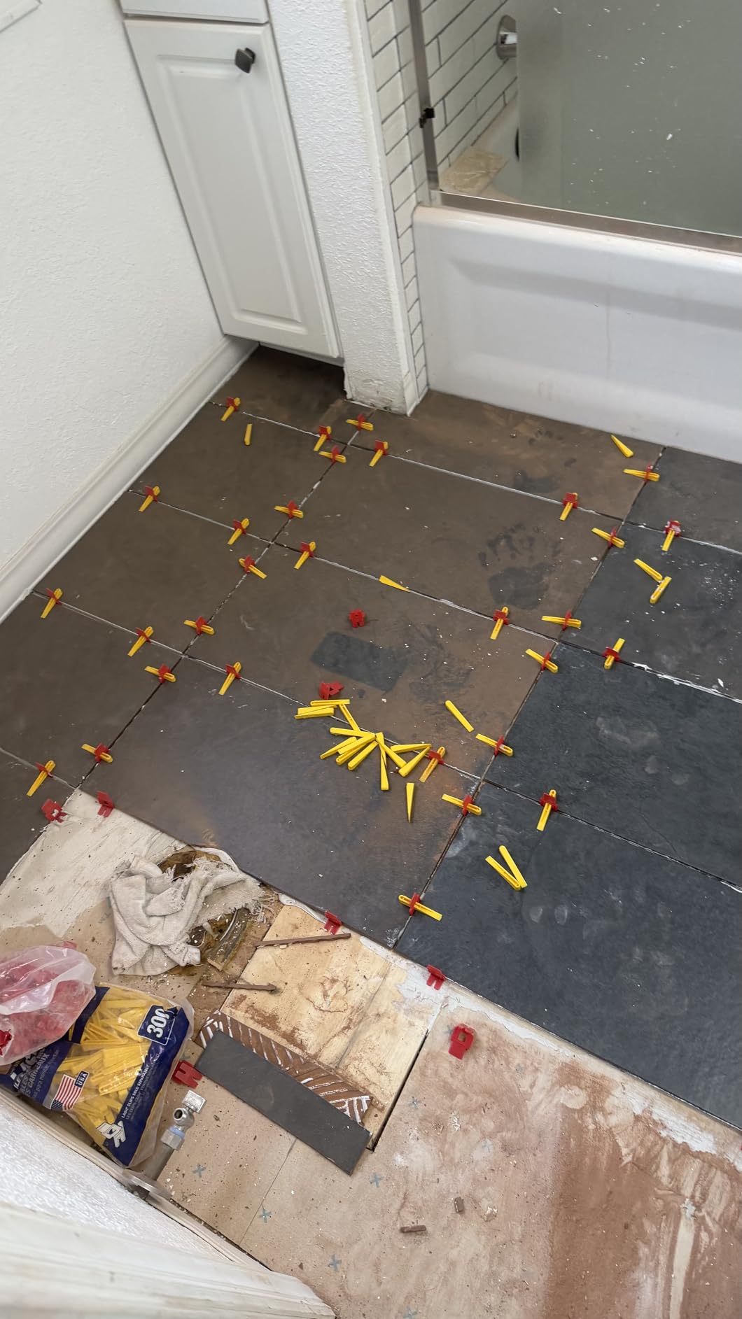 QEP 10900 35-Inch Manual Tile Cutter with Tungsten Carbide Scoring Wheel for Porcelain and Ceramic Tiles customer photo 1