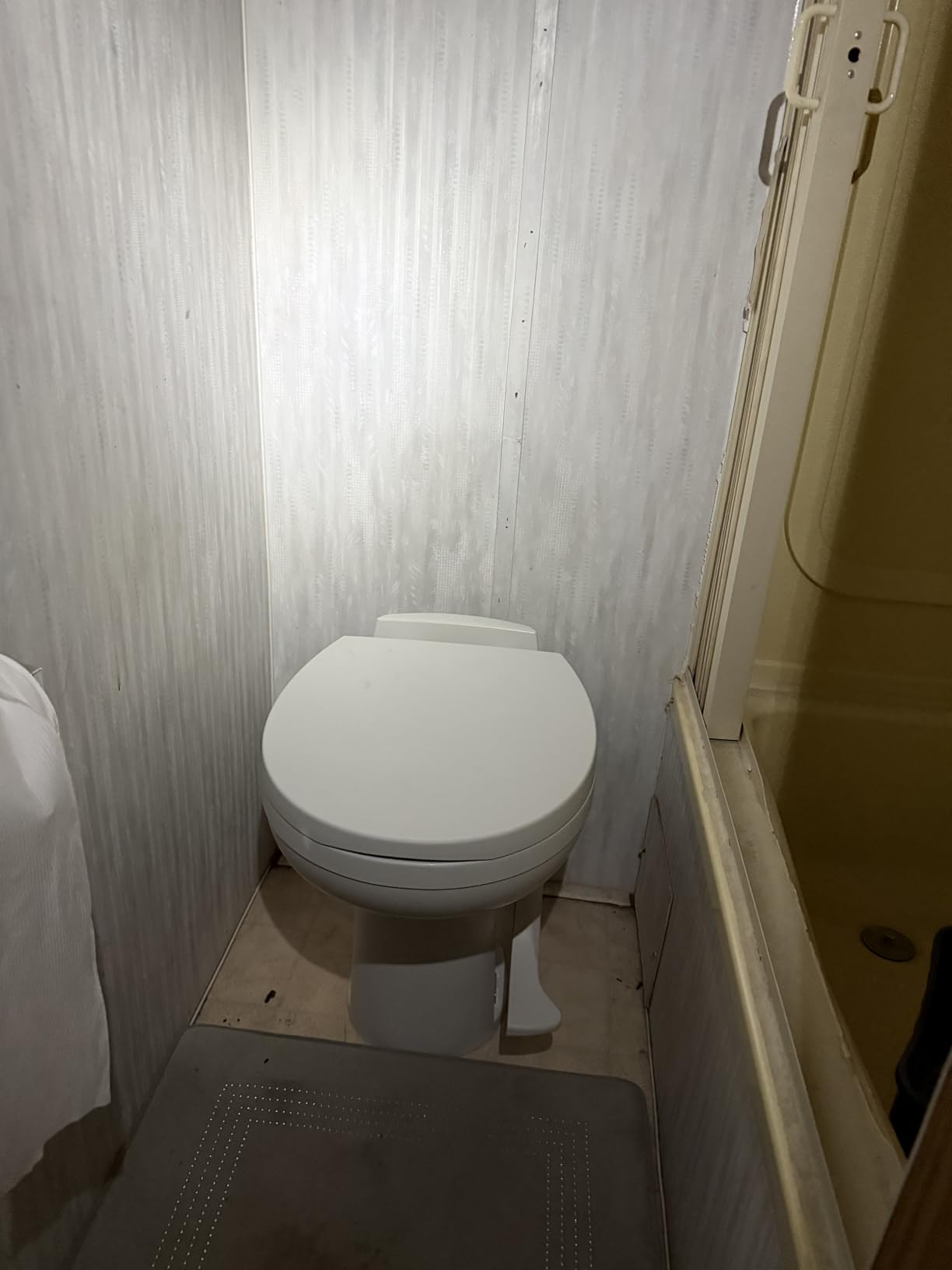 Aqua-Magic Residence RV toilet / High Profile / White - Thetford 42169 customer photo 2