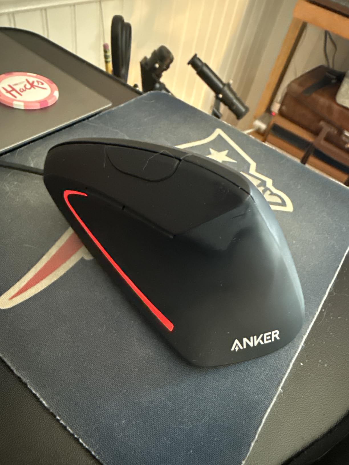 Anker USB Wired Vertical Mouse, Ergonomic Mouse for Computer and Laptops customer photo 2