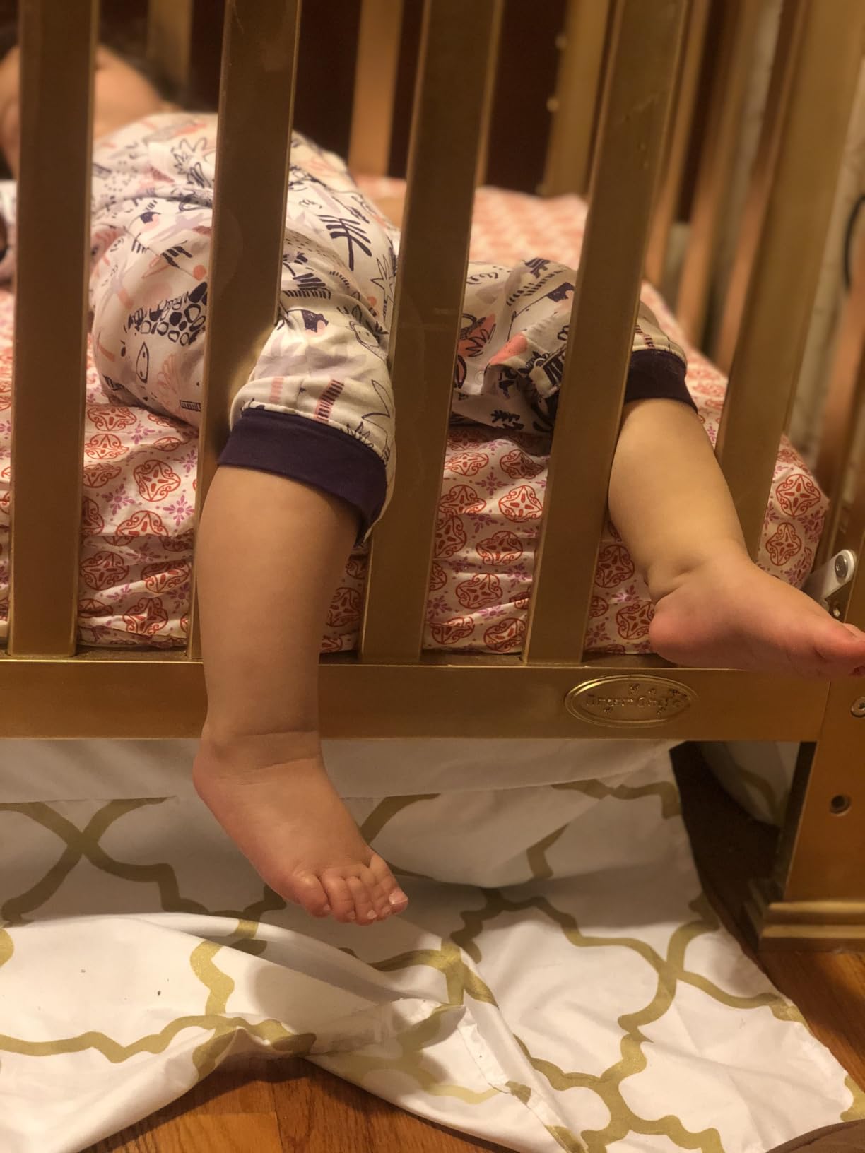 Dream On Me Violet 7-in-1 Convertible Life Style Crib in White, Greenguard Gold Certified, 4 Mattress Height Settings, Made of Sustainable New Zealand Pinewood | BSA Verified, ASTM & CPSC Compliant, Full-Size Crib, 4-Position Mattress Support, 50 Lb Limit, Non-Toxic Finish, 6 Colors customer photo 2