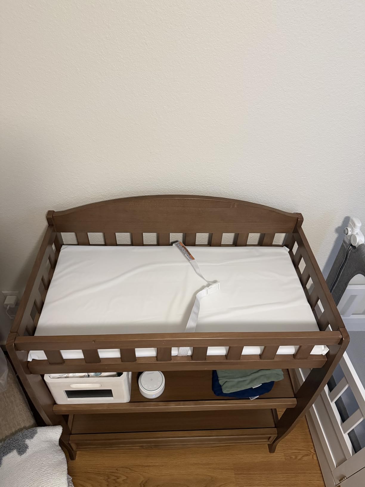 Delta Children Infant Changing Table with Pad, White customer photo 2
