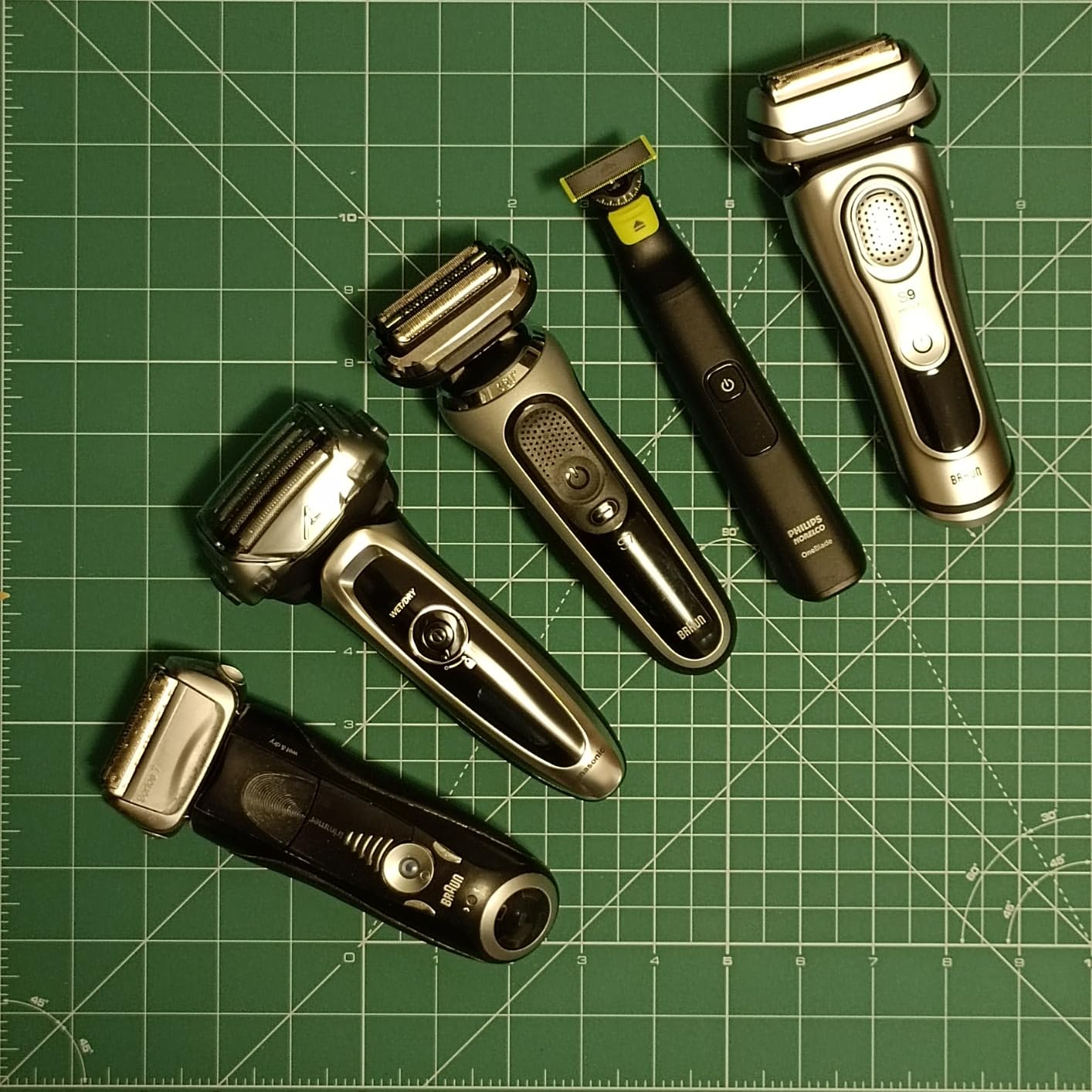 Panasonic ARC5 Electric Razor for Men with Pop-Up Trimmer, Wet/Dry 5-Blade Electric Shaver with Intelligent Shave Sensor and Multi-Flex Pivoting Head, ES-LV65-S (Silver) customer photo 1