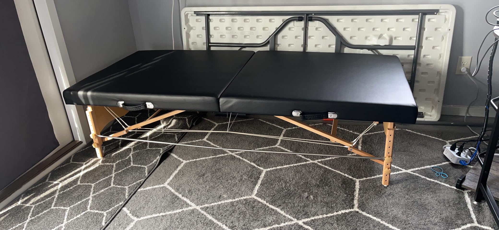 Sierra Comfort Low-Level Portable Massage Table, SC-1004 (Black) customer photo 2