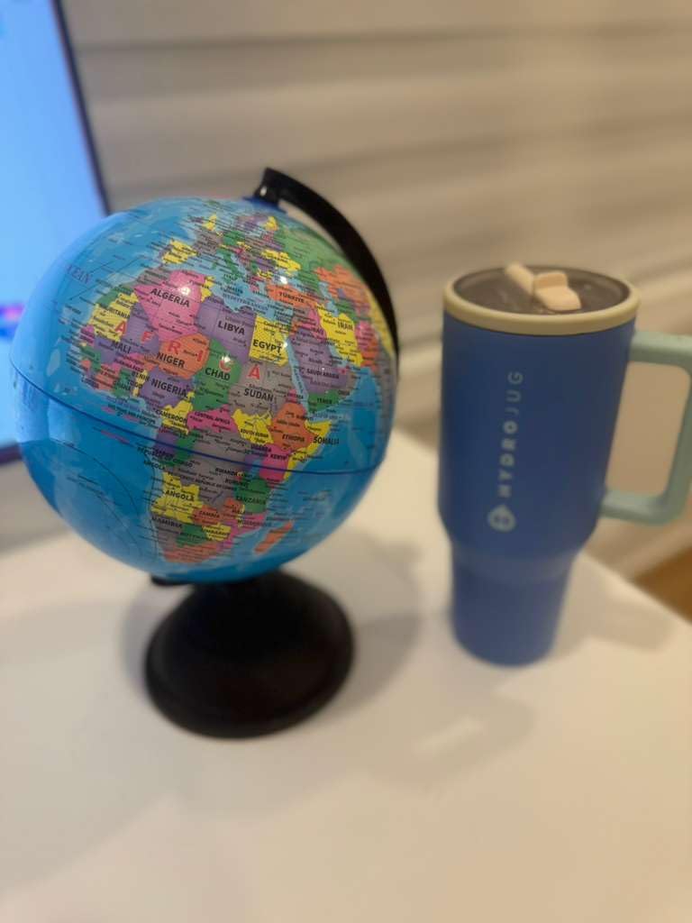 Juvale World Globe for Kids - 8-Inch, Multicolor with Plastic Stand - Educational Desk Globe with World Map for Kids & Classroom Decor customer photo 1