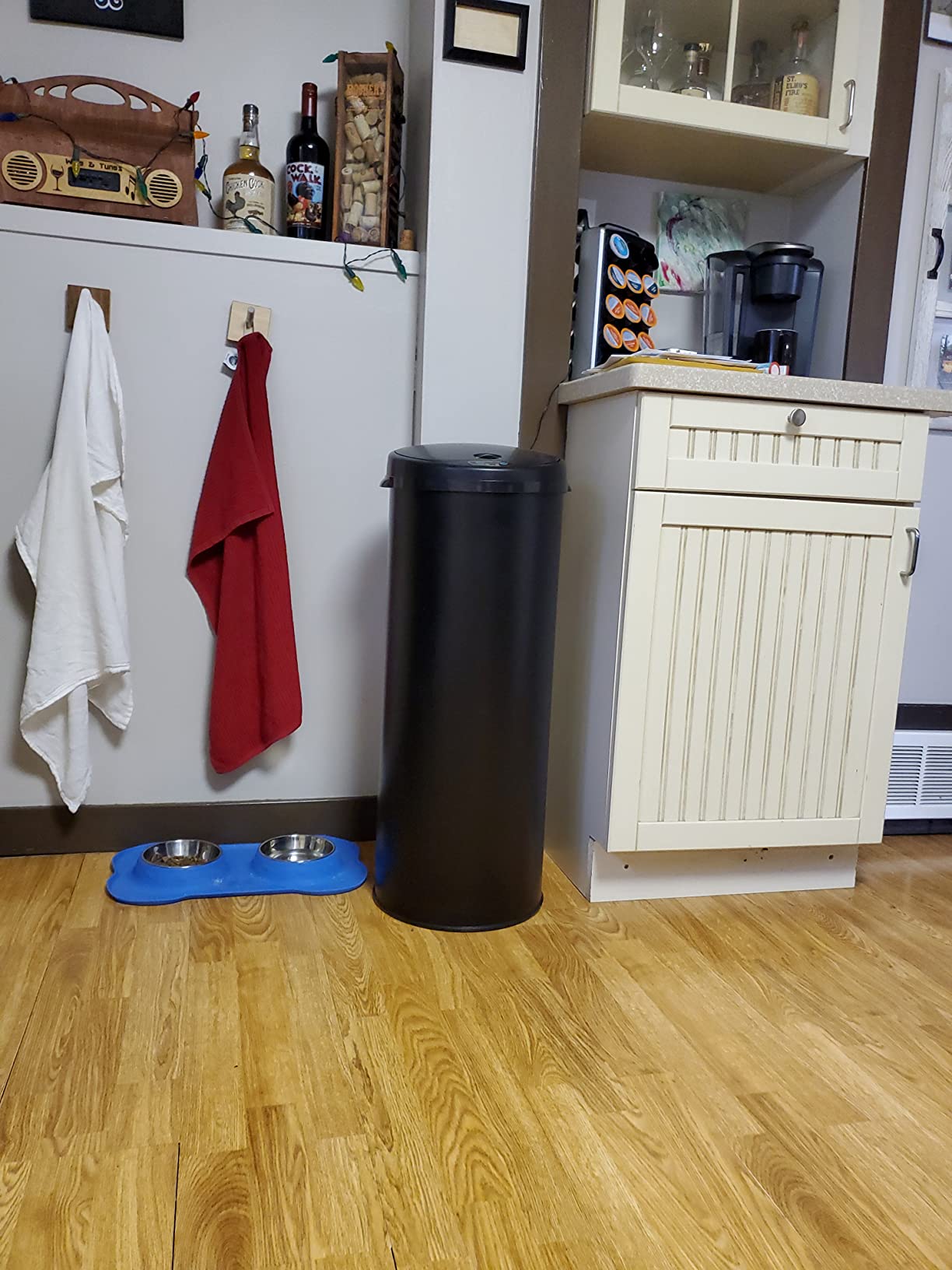 iTouchless 13 Gallon Round Sensor Kitchen Trash Can with Lid | Odor Filter customer photo 1