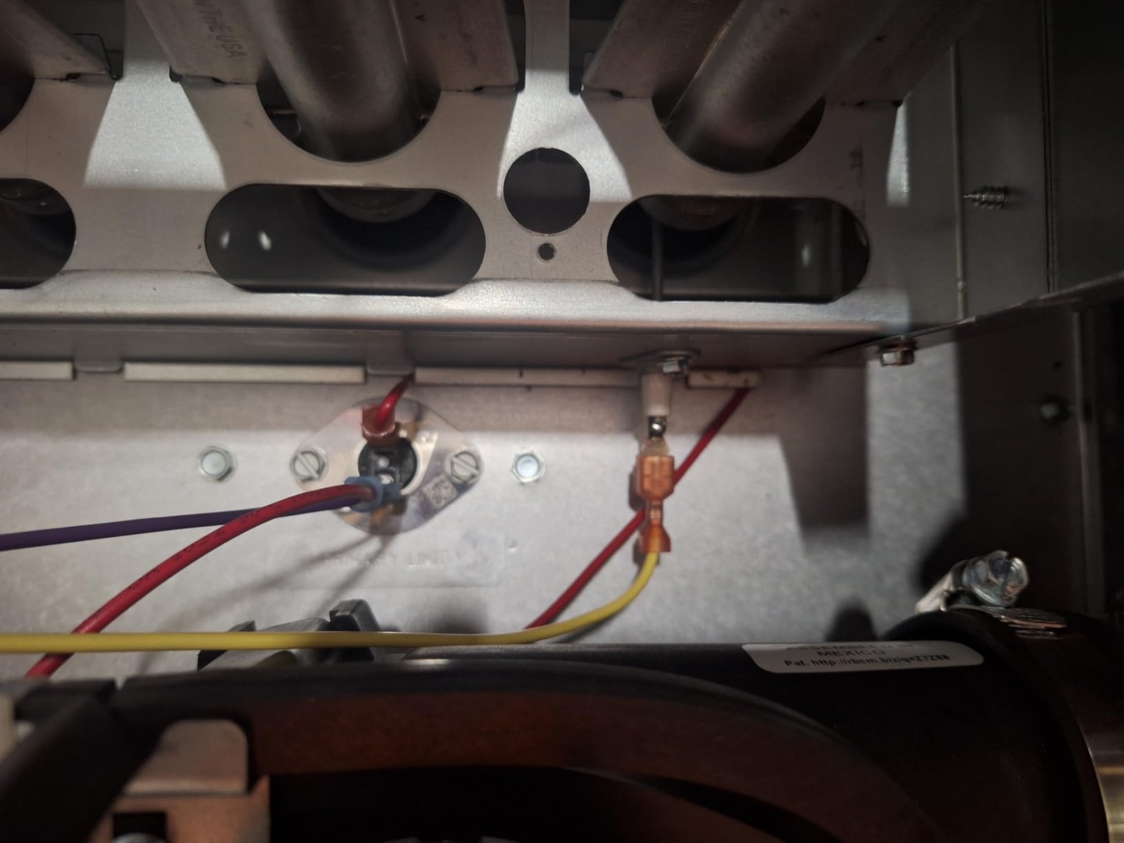 Goodman 96% AFUE Two Stage Upflow/Horizontal multi-speed 100k BTU Low NOx Natural Gas furnace (21 wide) (GR9T961004CN) customer photo 2