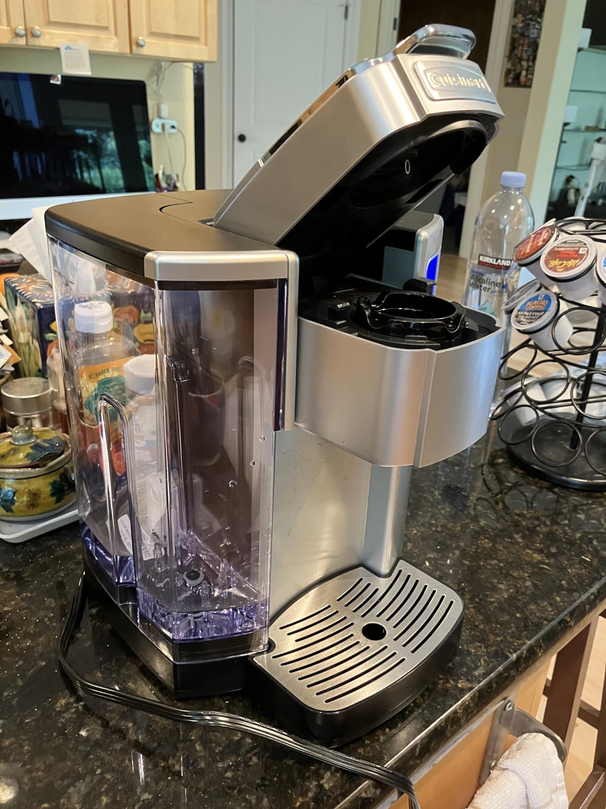 Cuisinart Coffee Maker, Single Serve 72-Ounce Reservoir Pod Coffee Machine, Programmable Brewing & Hot Water Dispenser, 5 Cup-Size Settings, Stainless Steel, SS-10P1, Silver customer photo 2