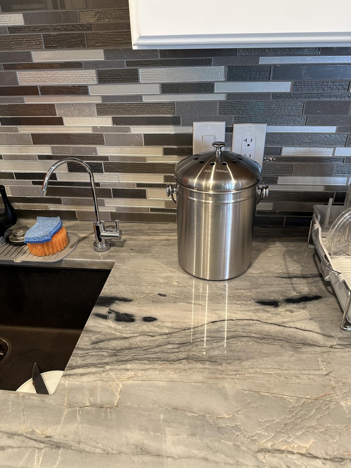 Utopia Kitchen Countertop Compost Bin 1.3 Gallon, Stainless Steel, Silver | Odorless countertop compost bin with charcoal filter, ideal for food scraps and waste customer photo 2