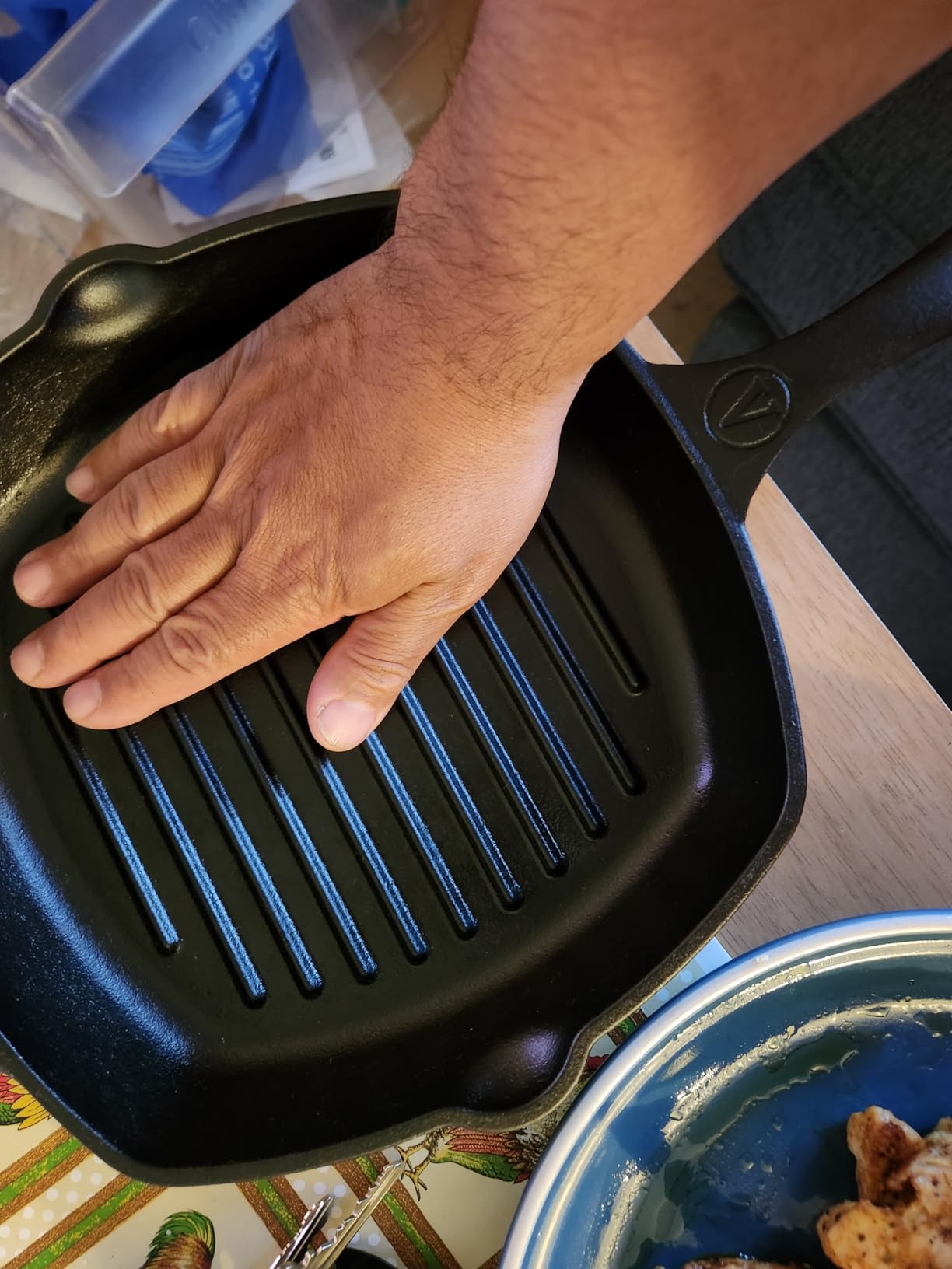Victoria Cast Iron Grill Pan, Square Grill Pan, Cast Iron Griddle Pan, Seasoned with 100% Kosher-Certified, Non-GMO Flaxseed Oil, Black, 10 Inches customer photo 2