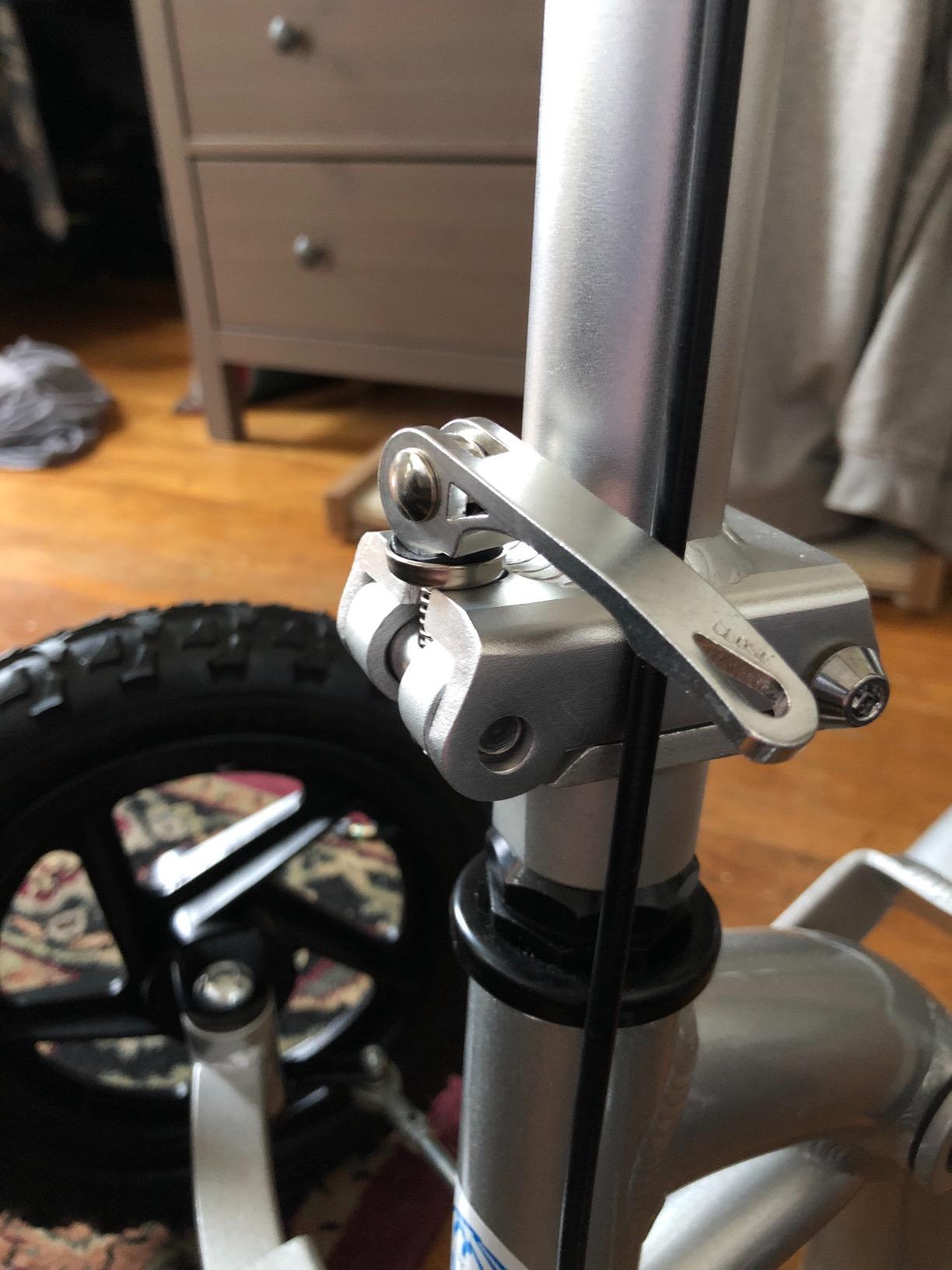 KneeRover PRO All Terrain Knee Scooter with Shock Absorber, Silver customer photo 2
