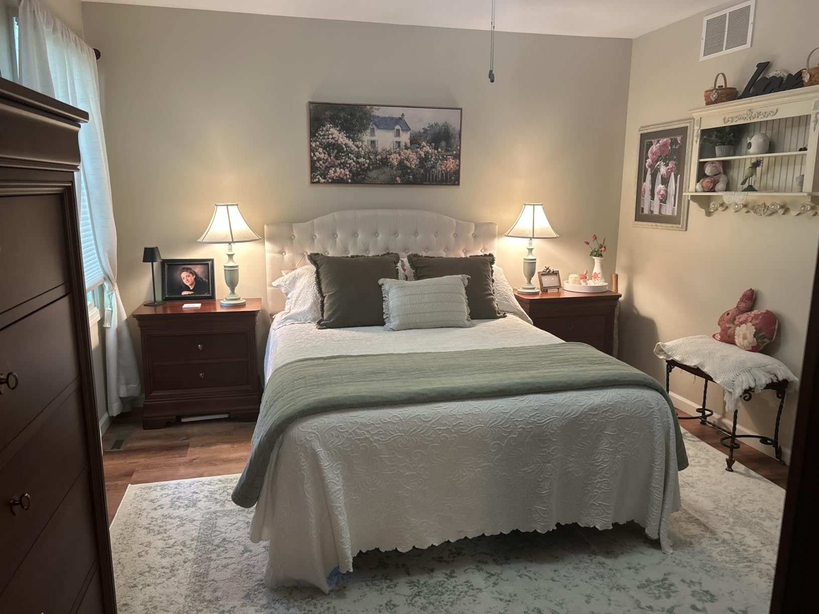 SAFAVIEH Area Rug 8x10 - Adirondack Collection - Large - Ivory & Sage, Distressed Vintage Floral Design, Non-Shedding & Easy to Clean, Ideal for Living Room, Bedroom, Dining Space (ADR109V) customer photo 2