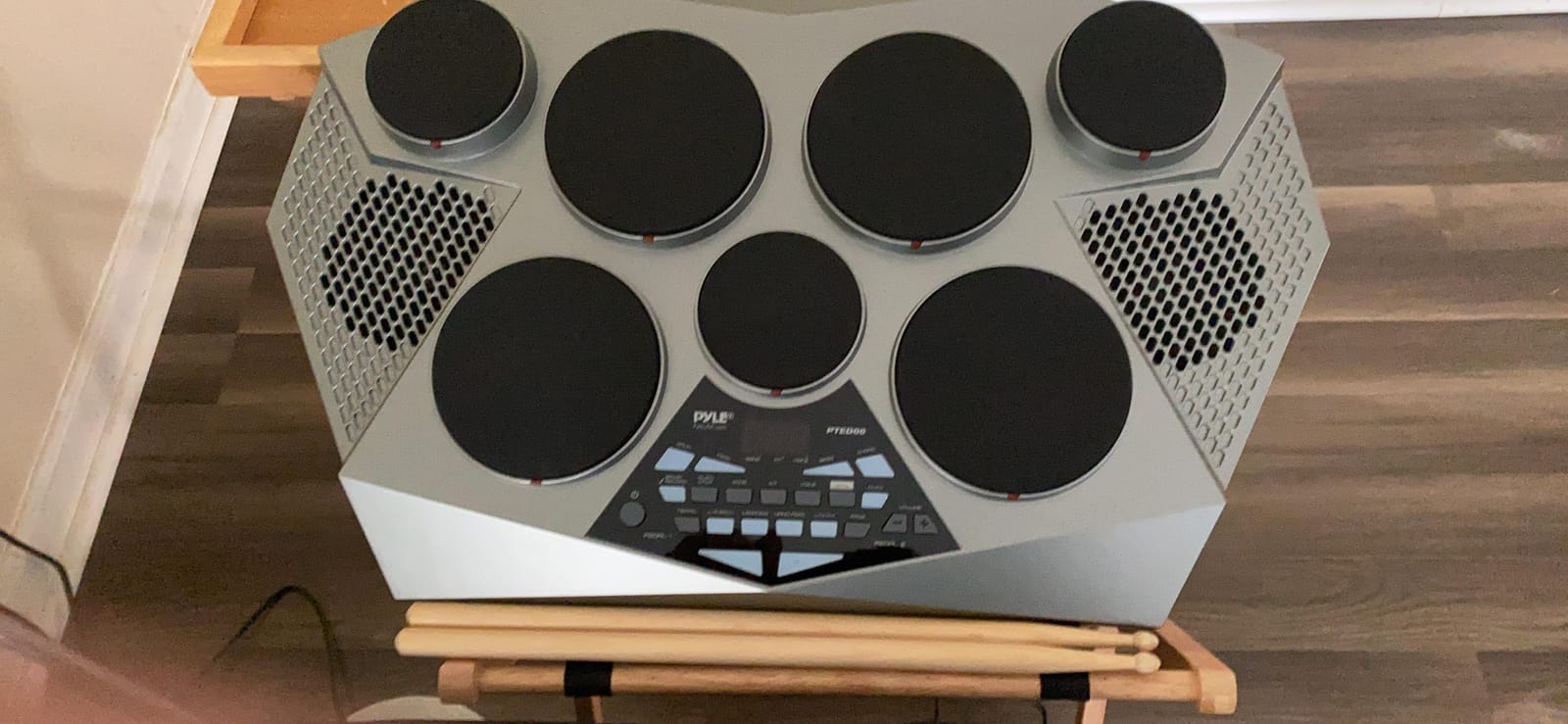 Pyle Pro Electronic Drum kit - Portable Electric Tabletop Drum Set Machine with Digital Panel, 7 Drum Pad, Hi-Hat / Kick Bass Pedal Controller USB AUX -Tom Toms, Hi-Hat, Snare Drums, Cymbals - PTED06 customer photo 2
