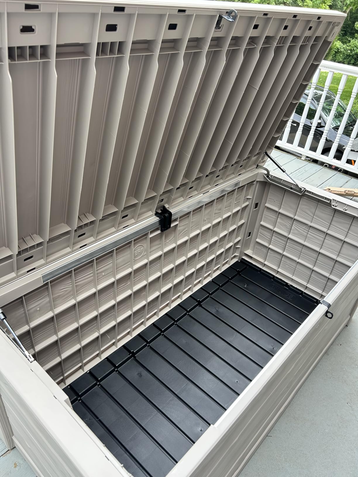 Keter Westwood 150 Gal Outdoor Storage Box for Patio and Pool Accessories customer photo 2